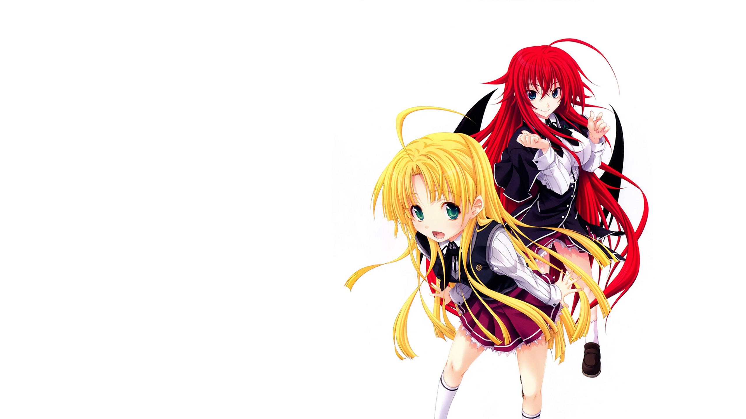 High School Dxd 桌布 壁紙 — 兩個動漫女孩，一頭紅髮一頭金髮，穿著校服，在純白色背景前動態擺姿勢。