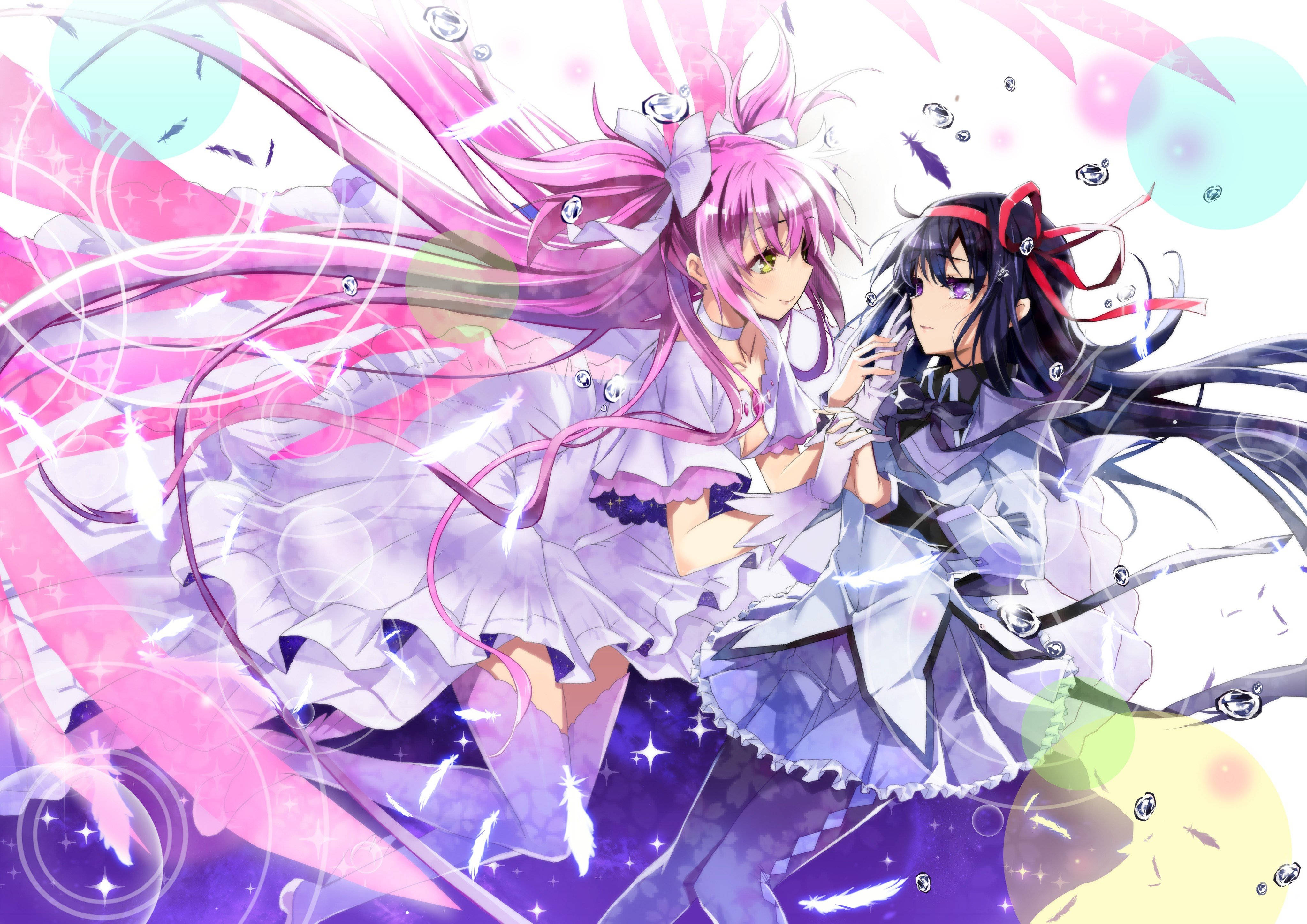 Madoka 桌布 壁紙 — 兩個動漫女孩，擁有飄逸的粉紅色和黑色頭髮，穿著白色荷葉邊連衣裙，周圍環繞著閃閃發光的氣泡和彩色燈光效果。