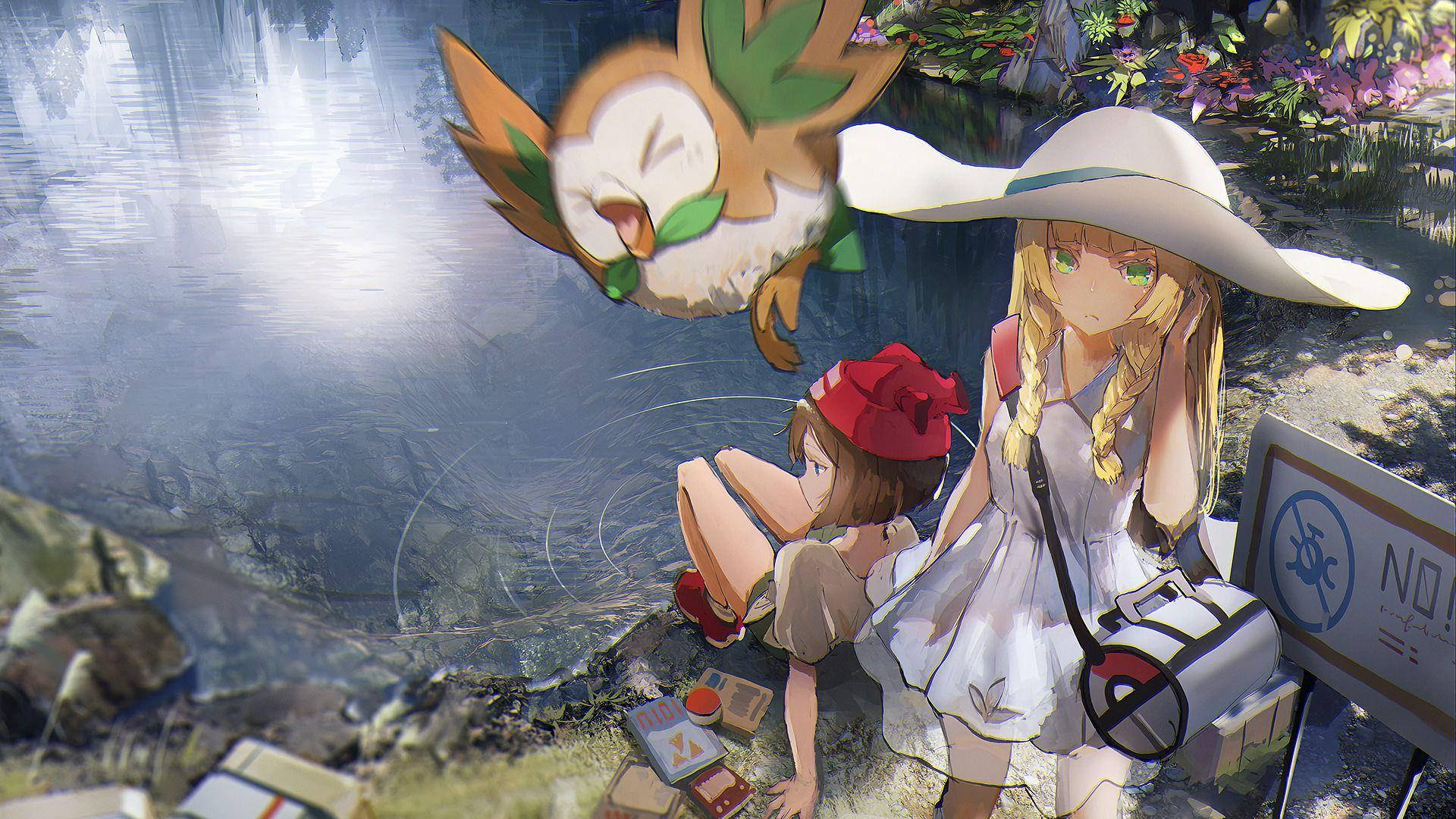Rowlet 桌布 壁紙 — 兩個動漫女孩和一隻飛翔的貓頭鷹在寧靜的湖邊放鬆，周圍環繞著茂密的綠植和野花。