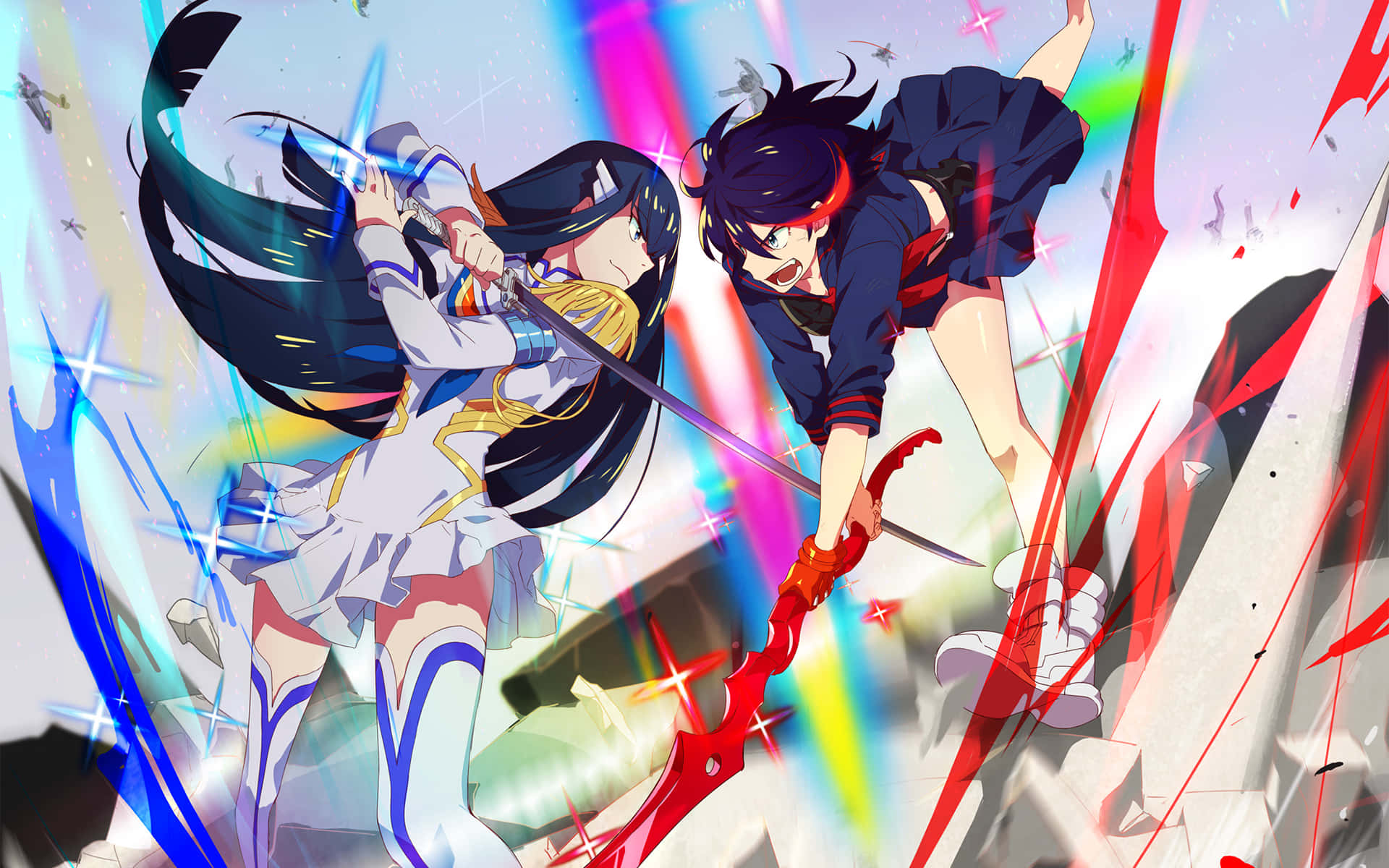 ryuko matoi 桌布 壁紙 — 兩個動漫女孩在色彩繽紛的能量和破碎碎片的生動爆炸中交鋒劍刃。