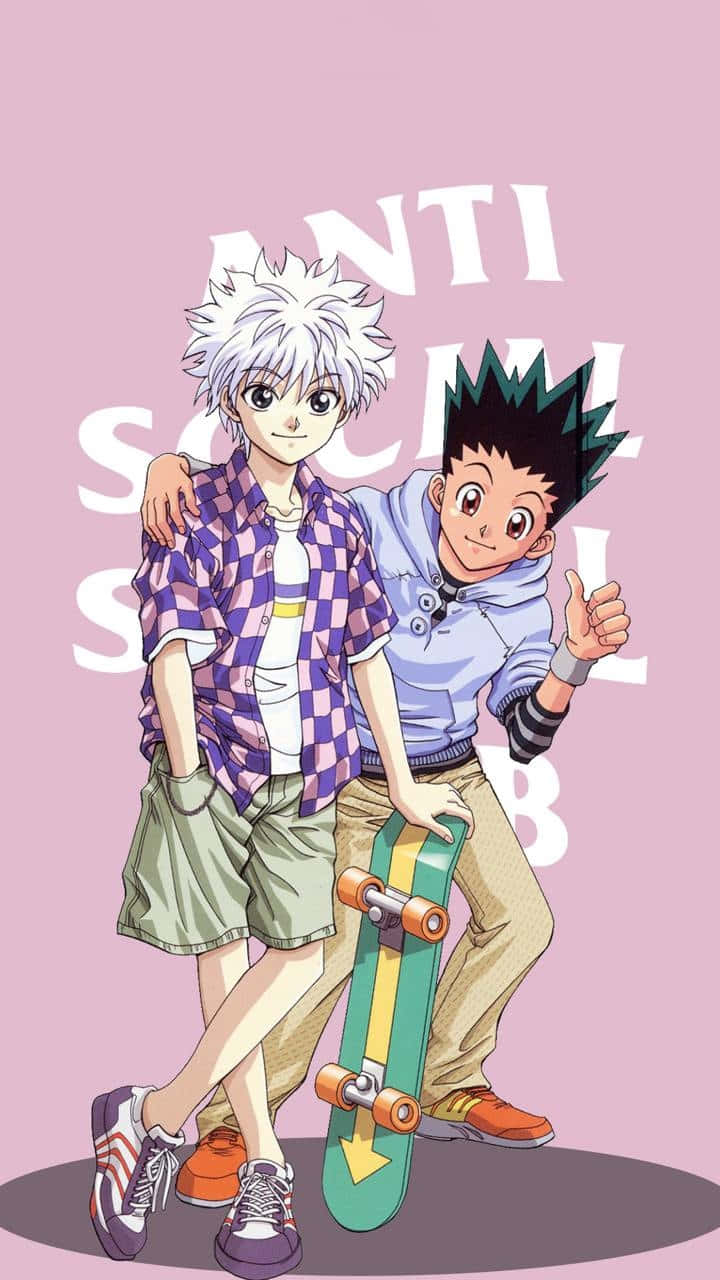 Gon 桌布 壁紙 — 兩個動漫男孩，頭髮尖尖，自信地拿著滑板，在粉紅色背景上，有粗體白色文字。