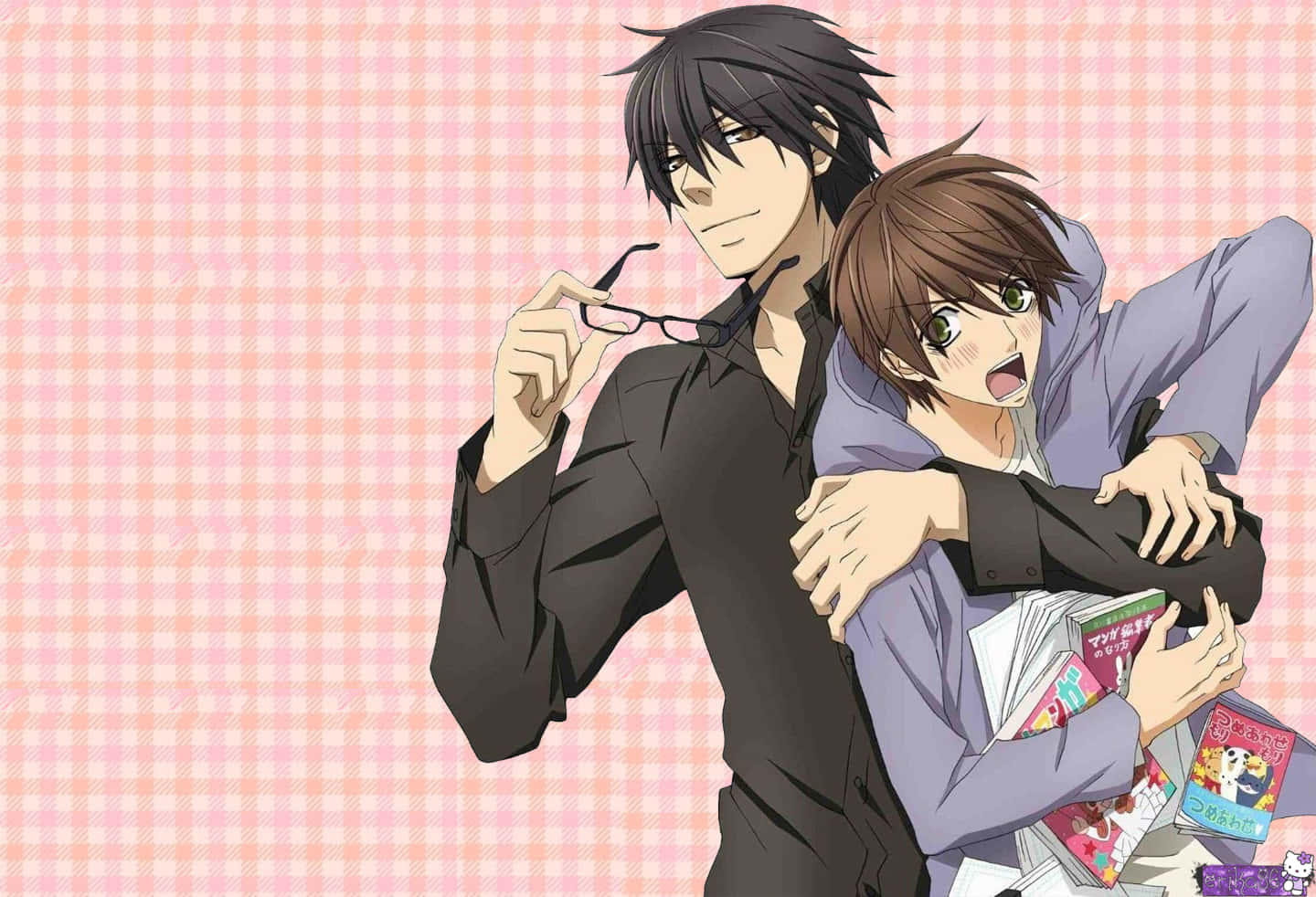 Gay Anime 桌布 壁紙 — 兩個動漫男孩在粉紅色格子背景上嬉戲地擁抱，一個拿著眼鏡，另一個緊握漫畫書。