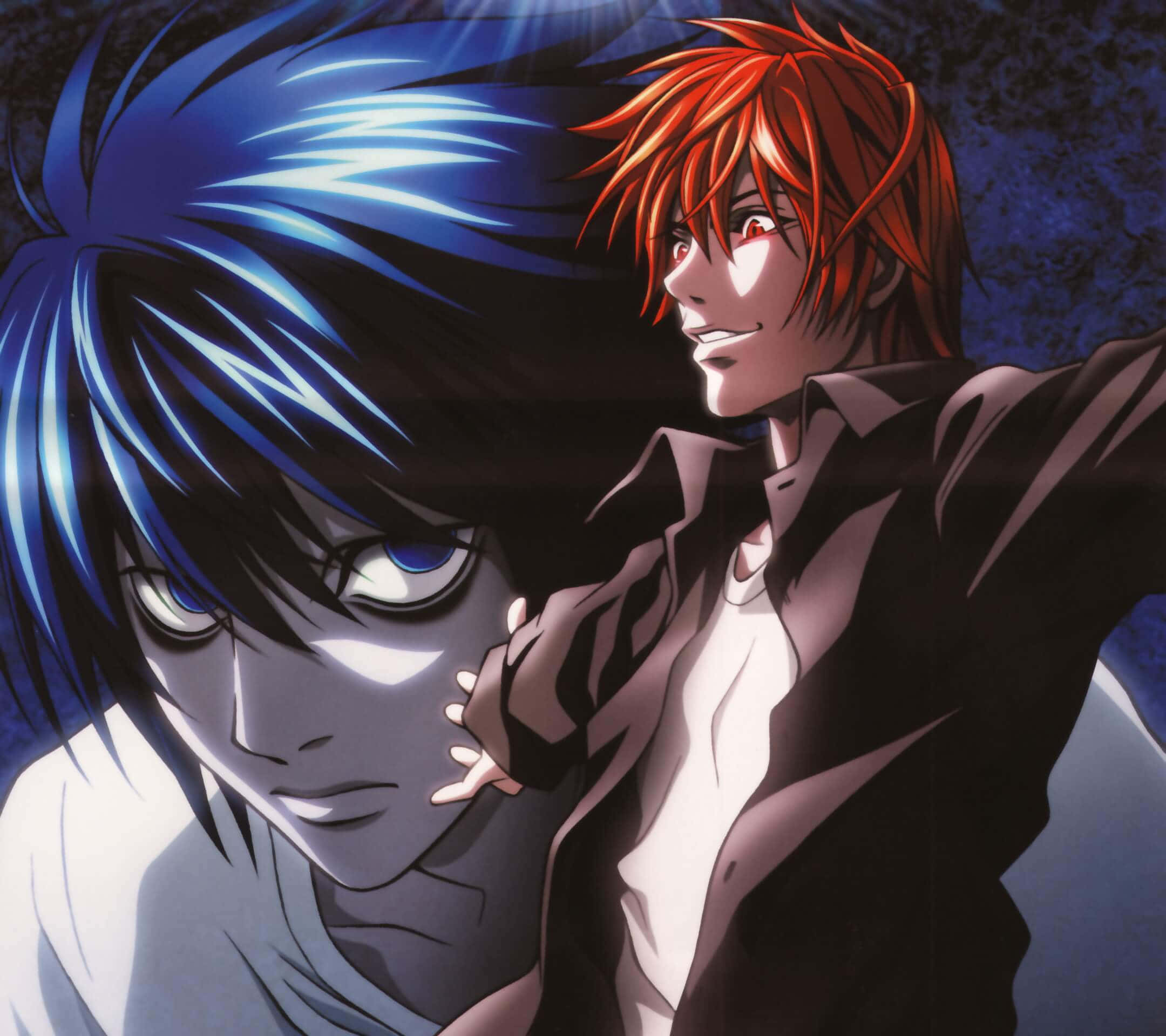 Light Yagami 桌布 壁紙 — 兩個動漫角色，一個藍髮一個紅髮，在戲劇性的特寫中對峙，表情強烈，燈光動感。