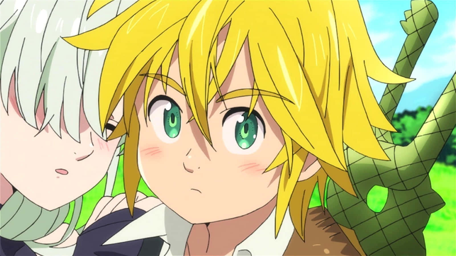 Meliodas 桌布 壁紙 — 兩個動漫角色，擁有鮮豔的頭髮和富有表現力的眼睛，在明亮的綠色戶外背景下向前凝視。