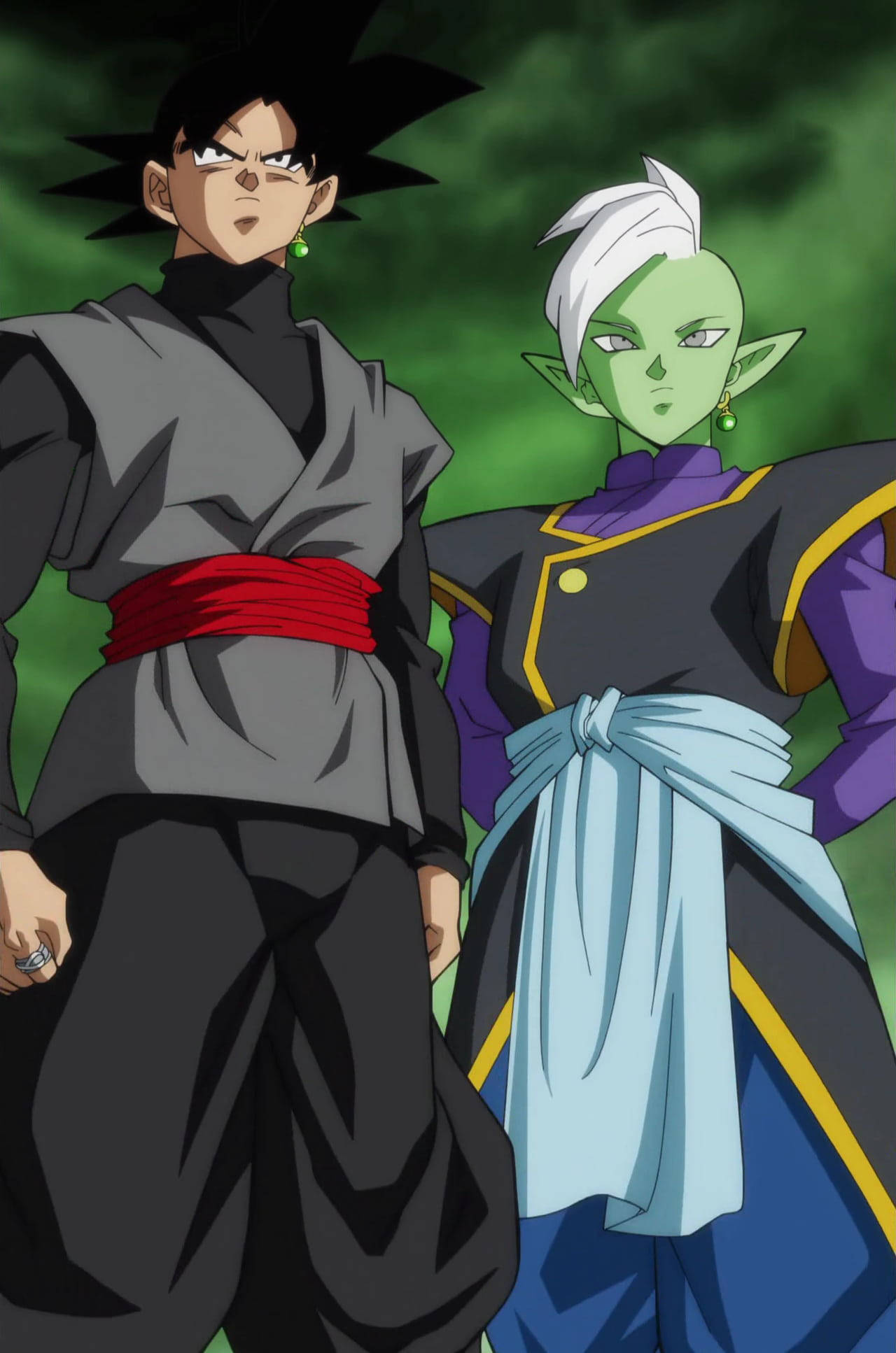 Black Goku 桌布 壁紙 — 兩個動漫角色並排站在深綠色背景前，一個有黑髮和紅色腰帶，另一個有白髮和藍色腰帶。