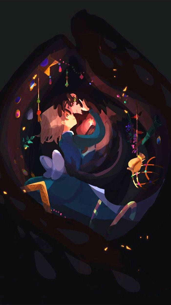Studio Ghibli iPhone 桌布 壁紙 — 兩個動漫角色在一個發光的洞穴狀凹陷處溫暖地擁抱，該處裝飾著彩色吊燈和裝飾品。