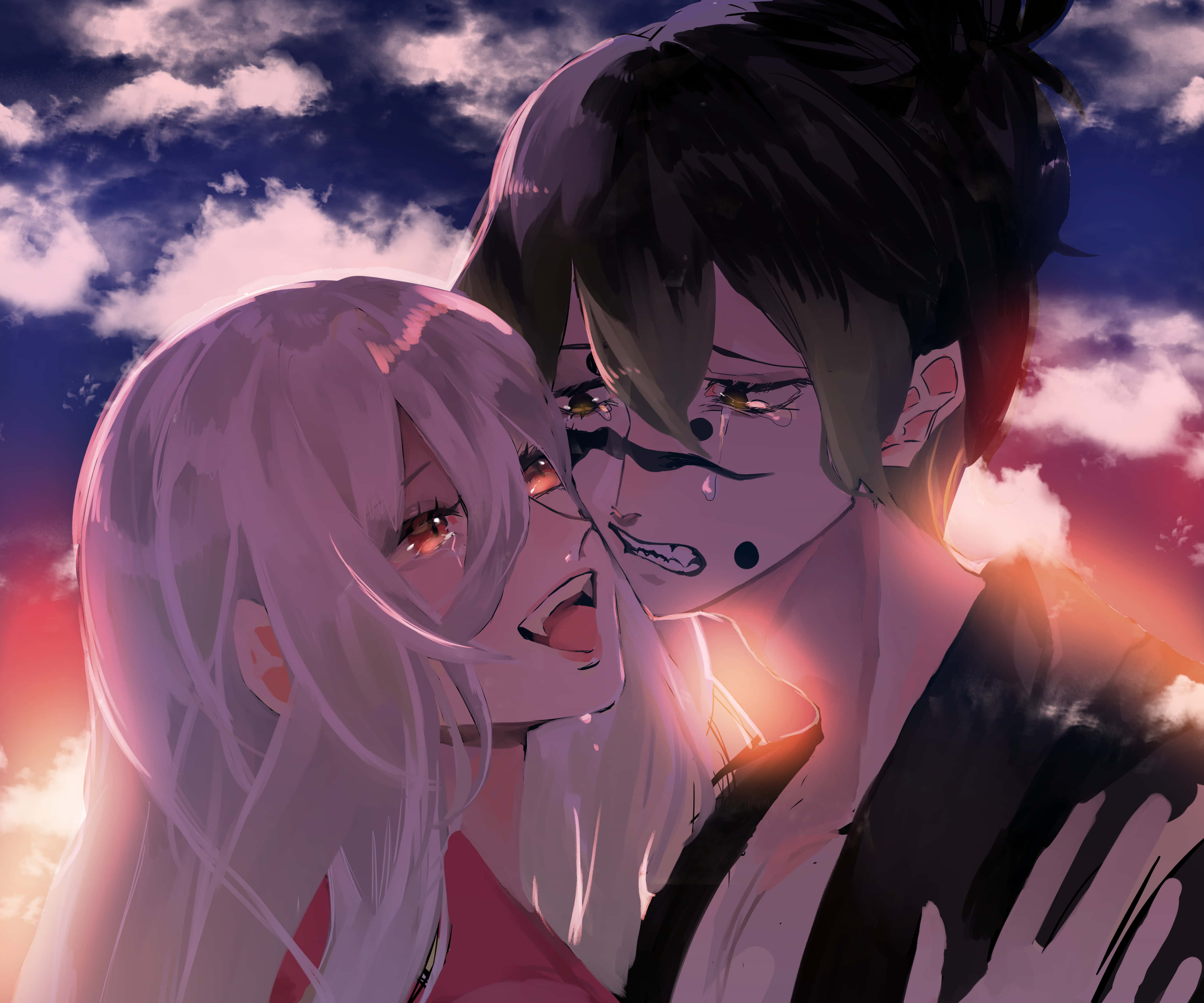 Daki Demon Slayer 桌布 壁紙 — 兩個動漫角色在戲劇性的日落天空下，伴隨著旋轉的雲朵，熱情地擁抱。