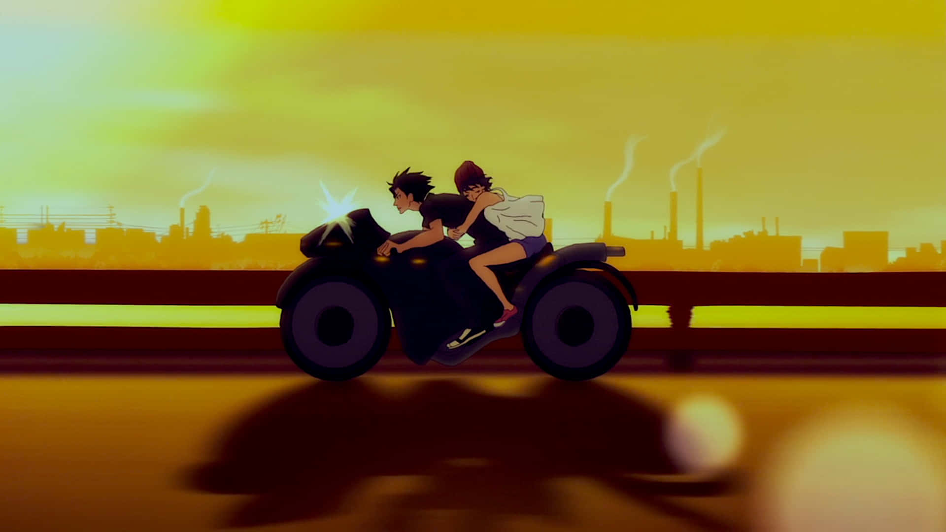 Devilman Crybaby 桌布 壁紙 — 兩個動漫角色在日落時分騎著摩托車在高速公路上，背後是煙霧瀰漫的工業城市景觀。