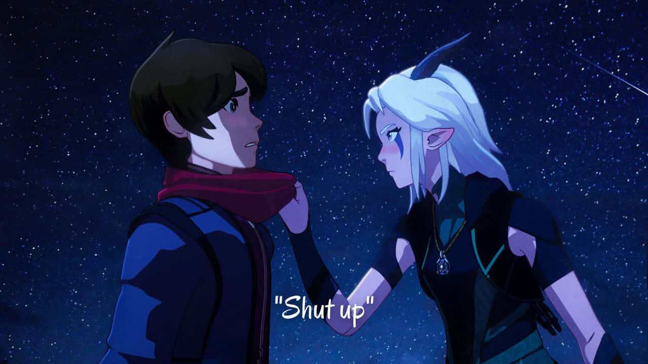 The Dragon Prince 桌布 壁紙 — 兩個動漫角色在星空下對視，其中一個白髮有角輕輕觸摸對方的圍巾。