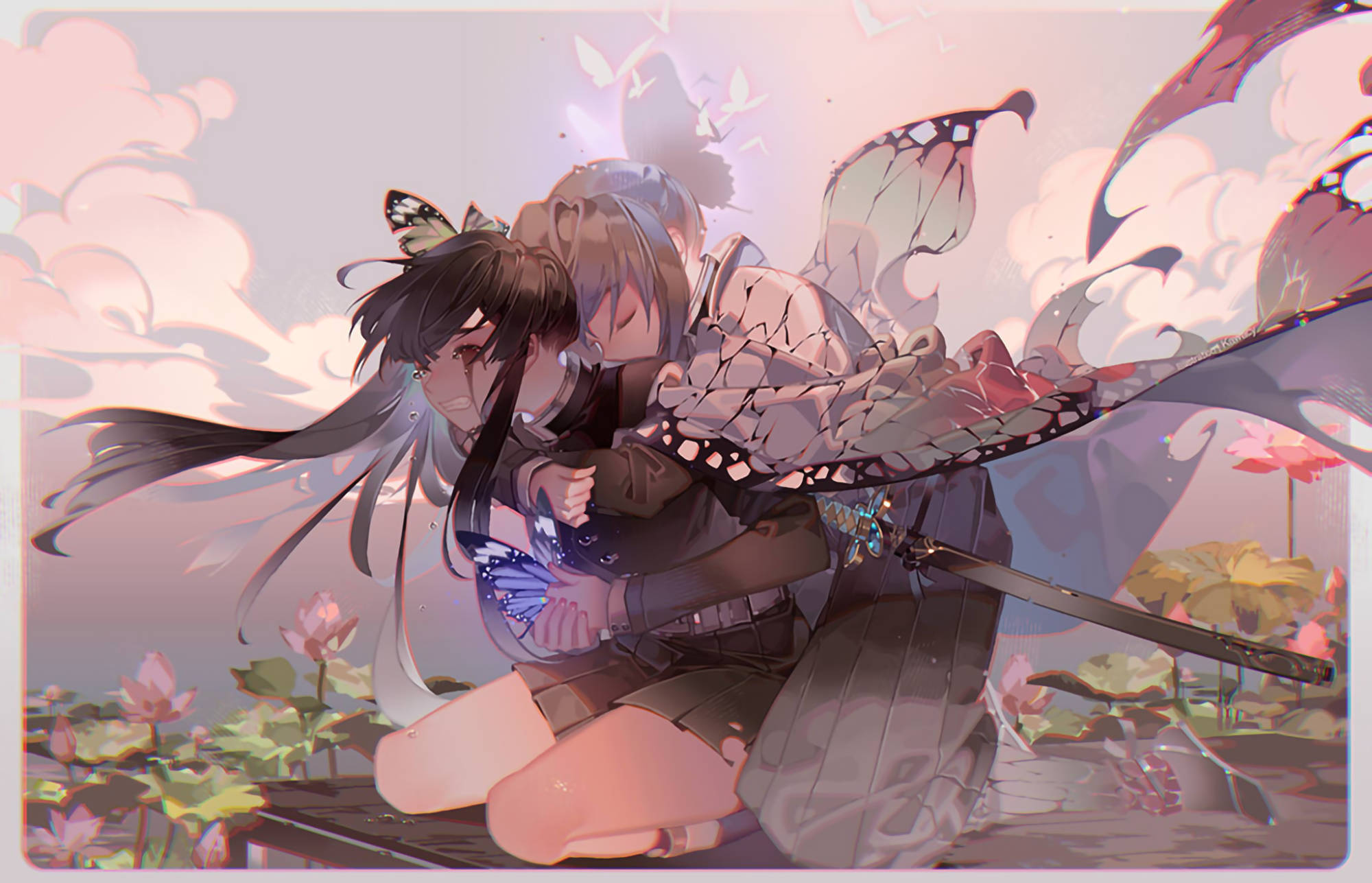 Shinobu 桌布 壁紙 — 兩個動漫角色在柔和粉彩天空下，於飄浮的蝴蝶和粉紅蓮花中溫柔擁抱。
