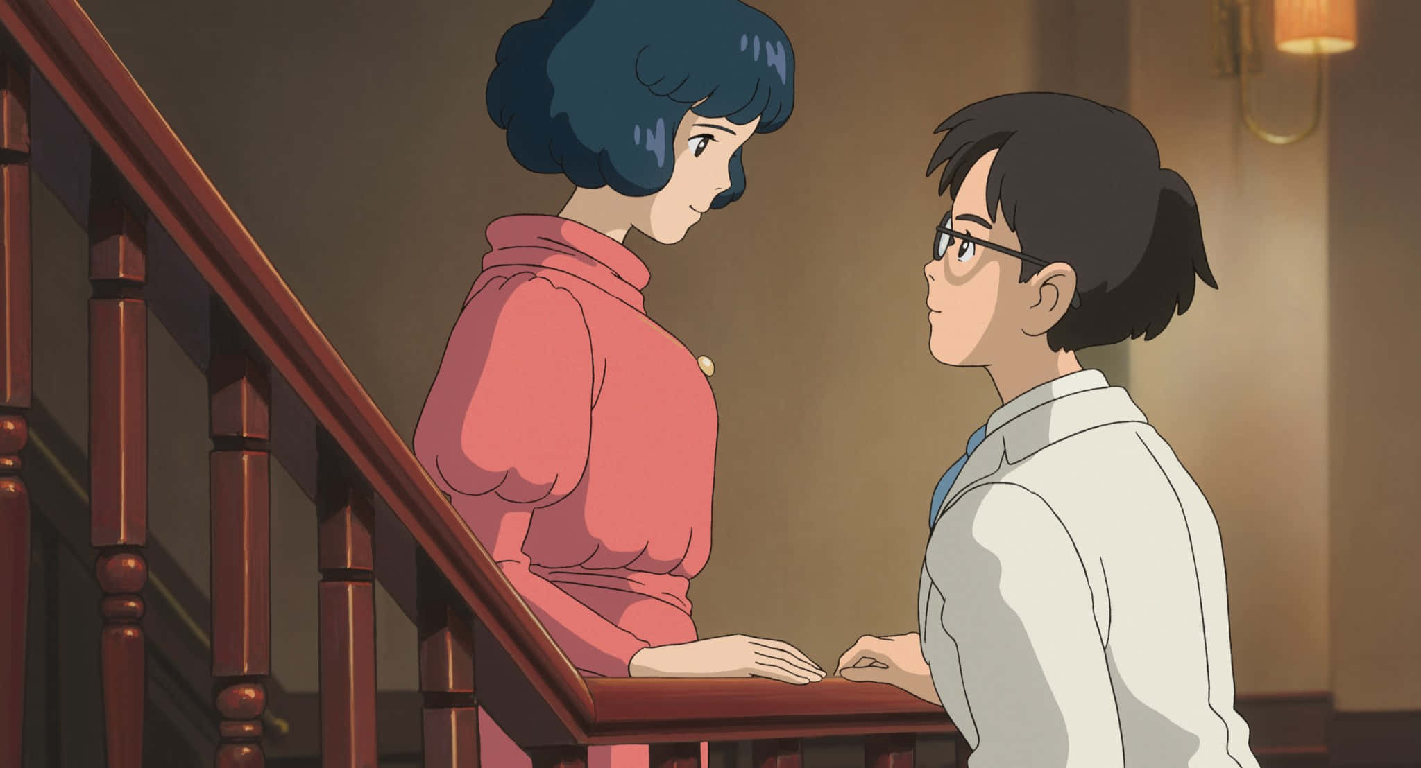 The Wind Rises 桌布 壁紙 — 兩個動漫角色在溫暖燈光下的木樓梯上分享親密時刻。