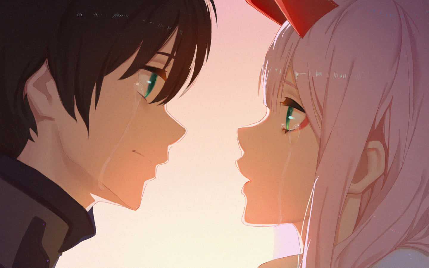 DARLING in the FRANXX 桌布 壁紙 — 兩個動漫角色在溫柔的時刻面對面，淚水順著臉頰流下，背景是柔和的粉紅色夕陽餘暉。