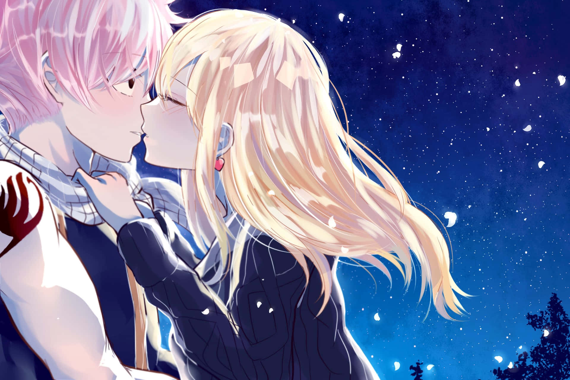 lucy heartfilia 桌布 壁紙 — 兩個動漫角色在繁星點點的夜空下，伴隨著飄落的花瓣，進行親密的接吻。