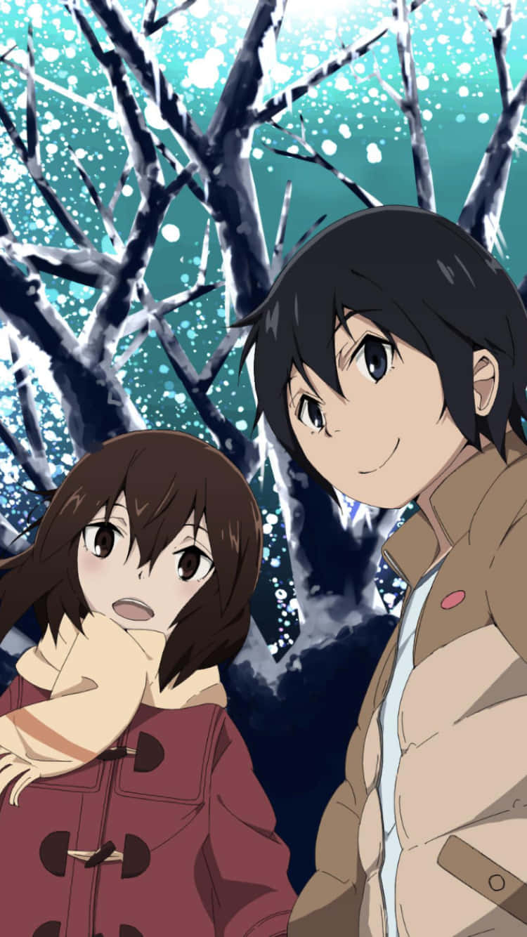 Erased 桌布 壁紙 — 兩個動漫角色在雪地森林中靠近站立，周圍是光禿禿的樹木和飄落的雪花，天空呈青綠色。