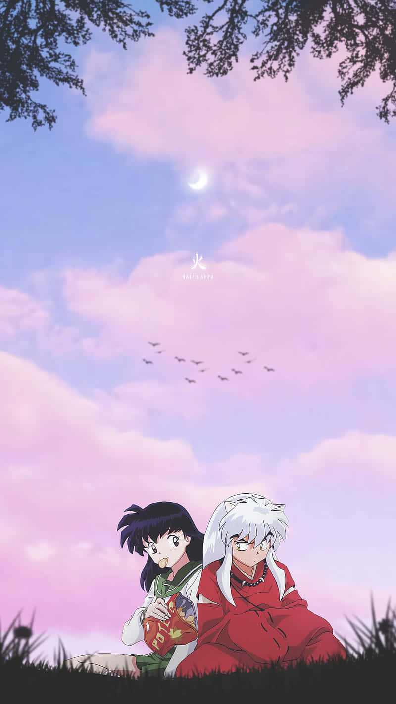 Inuyasha iPhone 桌布 壁紙 — 兩個動漫角色坐在粉紅色暮色天空下，有新月和飛鳥。