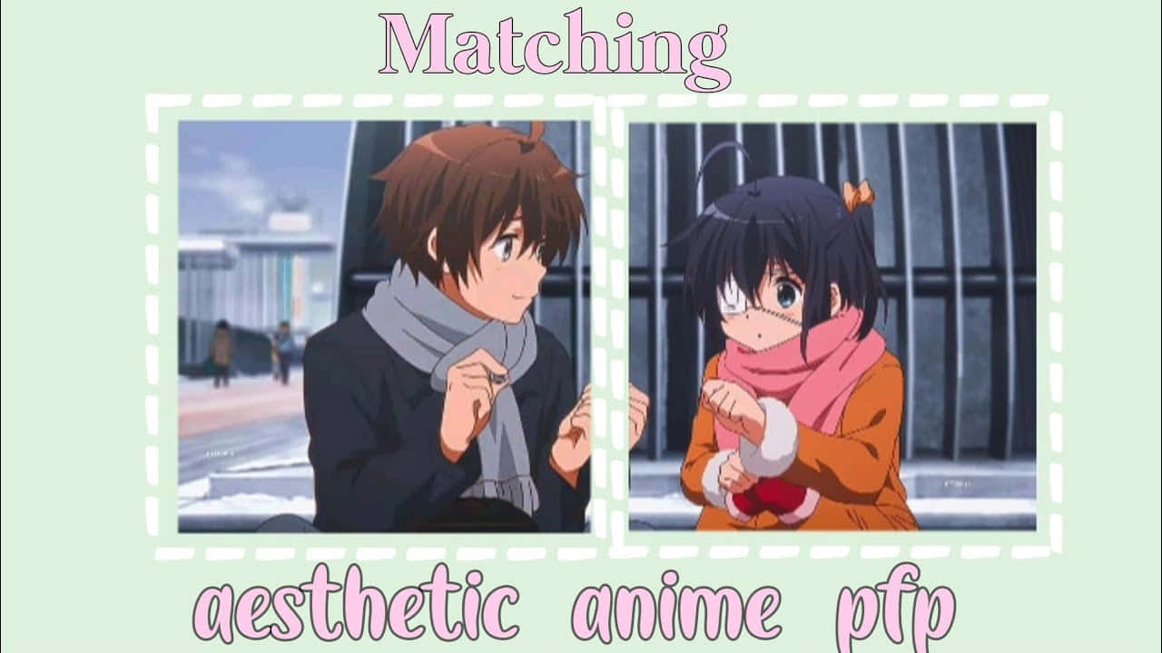 Matching Couple Profile 桌布 壁紙 — 兩個動漫角色穿著冬季外套和圍巾，並肩站在雪景城市環境中。