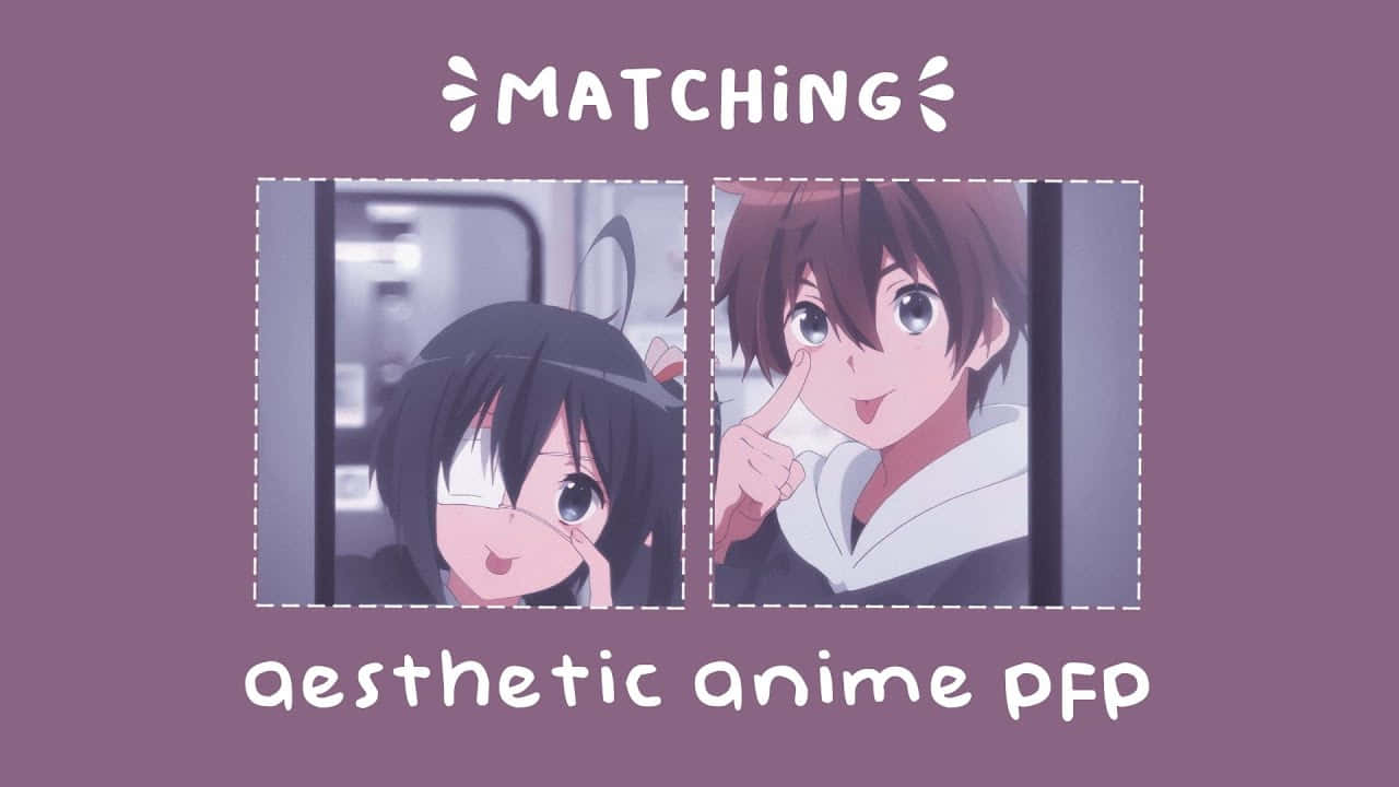 Matching Couple Profile 桌布 壁紙 — 兩個動漫角色穿著相配的服裝，在紫色背景的並排相框中微笑。