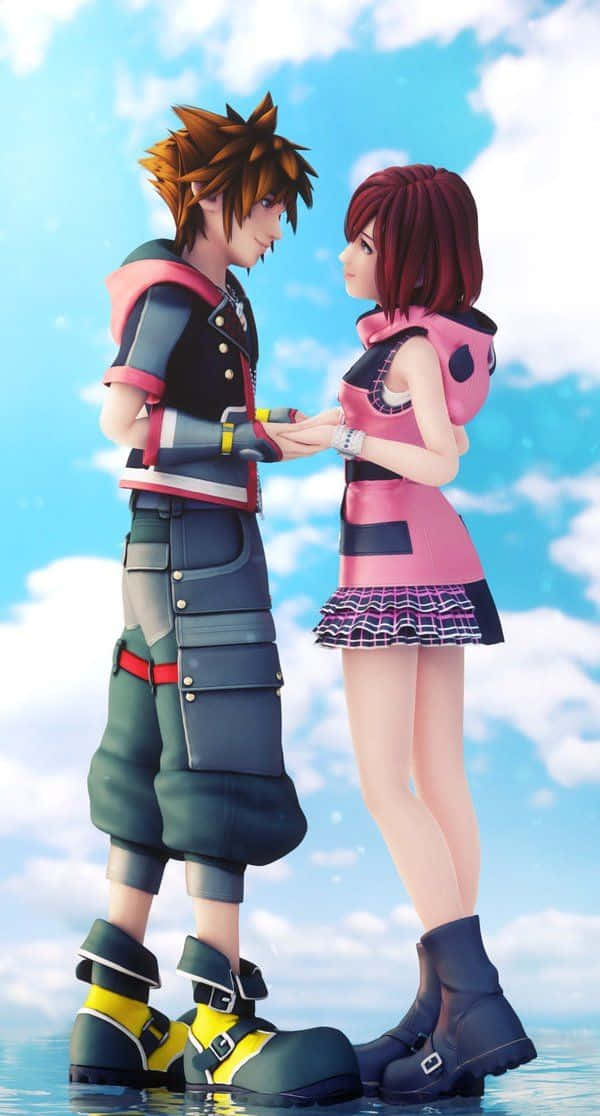 Kingdom Hearts Kairi 桌布 壁紙 — 兩個動漫角色站在淺水中，在藍天白雲下牽手。