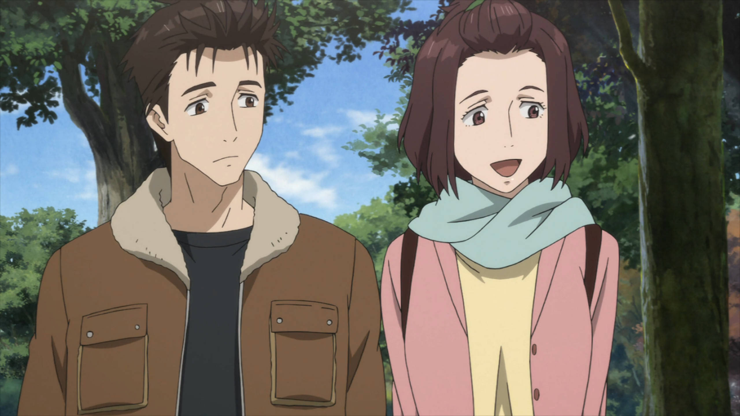 Parasyte 桌布 壁紙 — 兩個動漫角色站在陽光明媚的森林中，女孩燦爛地微笑，而男孩則顯得若有所思。