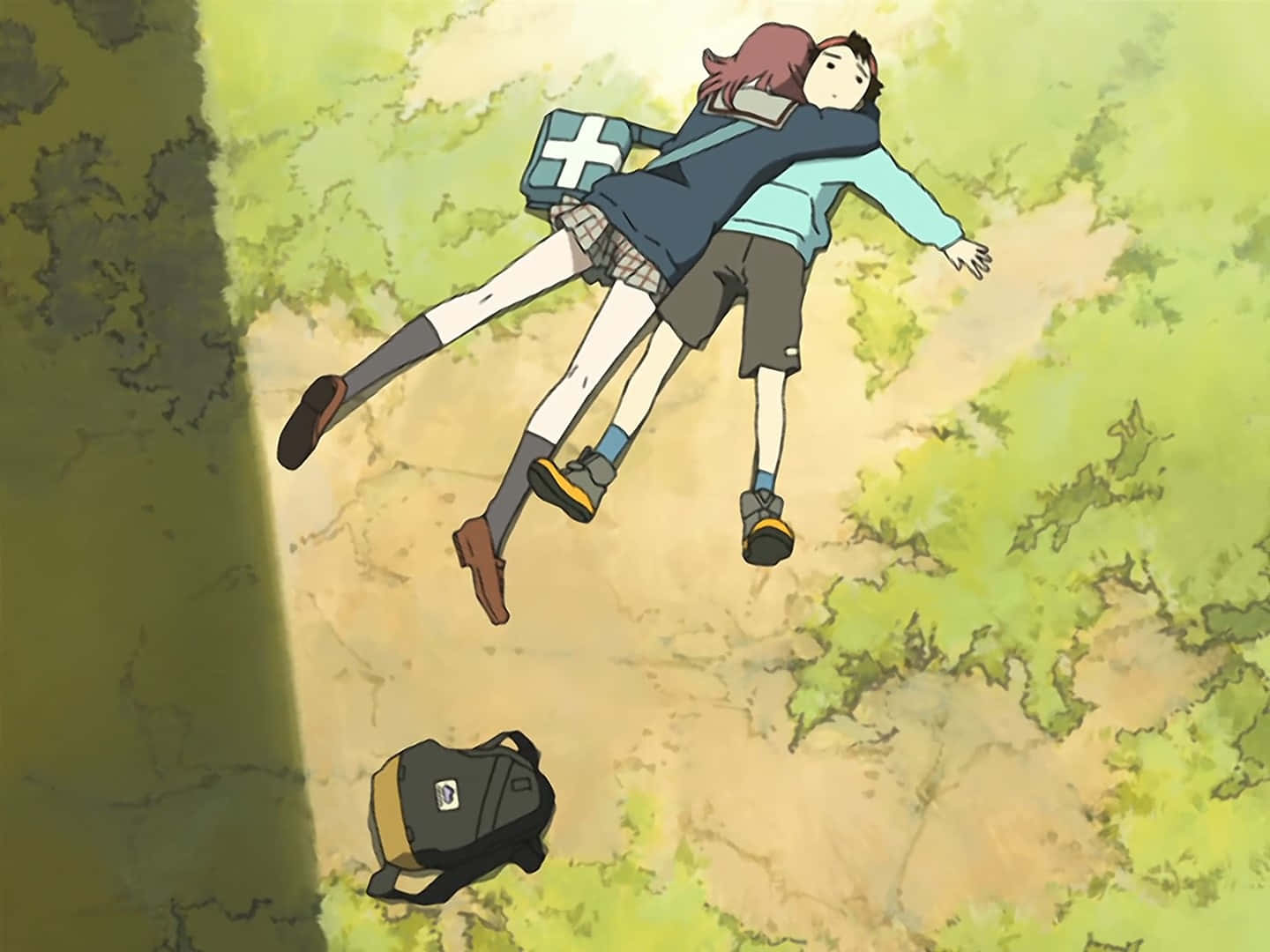 Flcl 桌布 壁紙 — 兩個動漫青少年在陽光明媚的森林中漂浮在半空中，下面有一個掉落的背包。