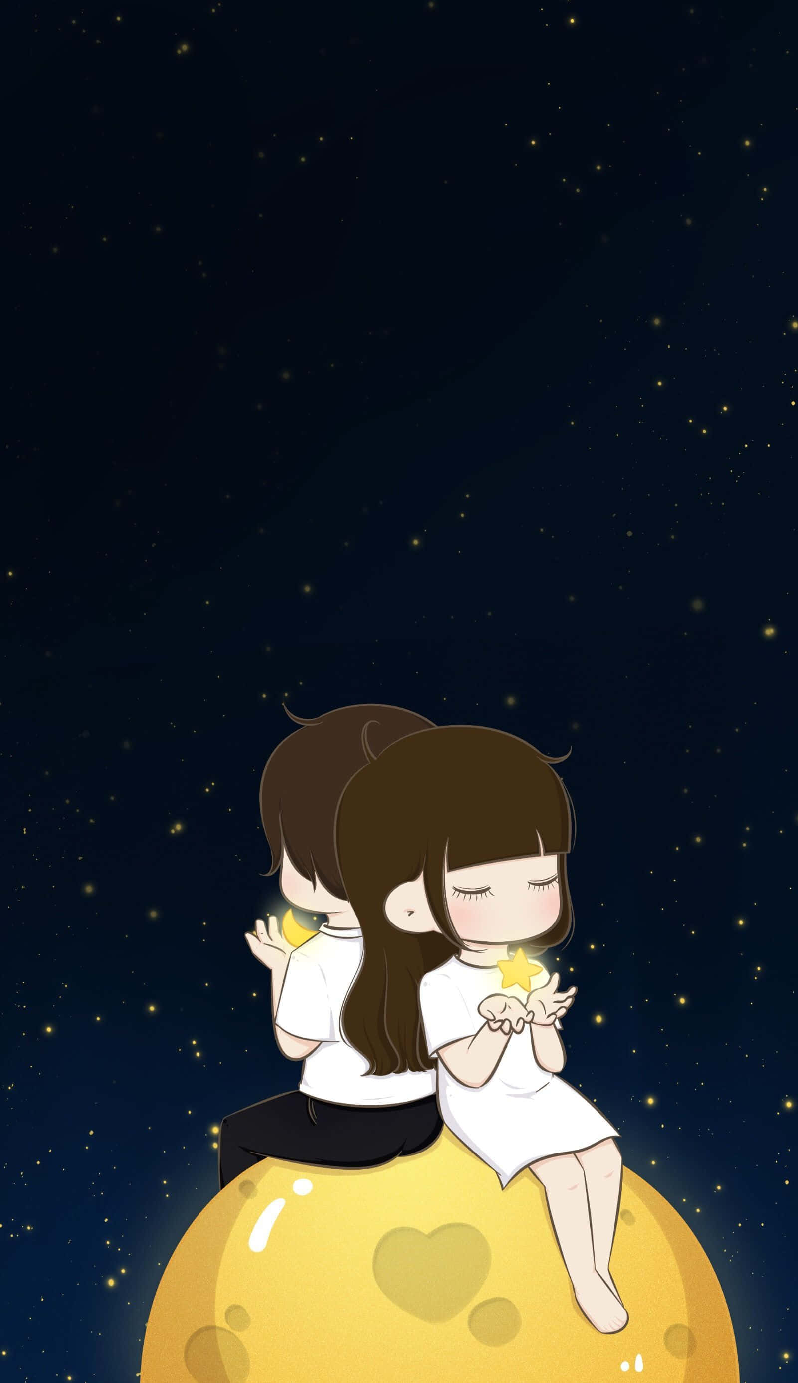 Cartoon 桌布 壁紙 — 兩個動漫風格的情侶坐在月亮上，在繁星點點的夜空下抱著發光的星星。