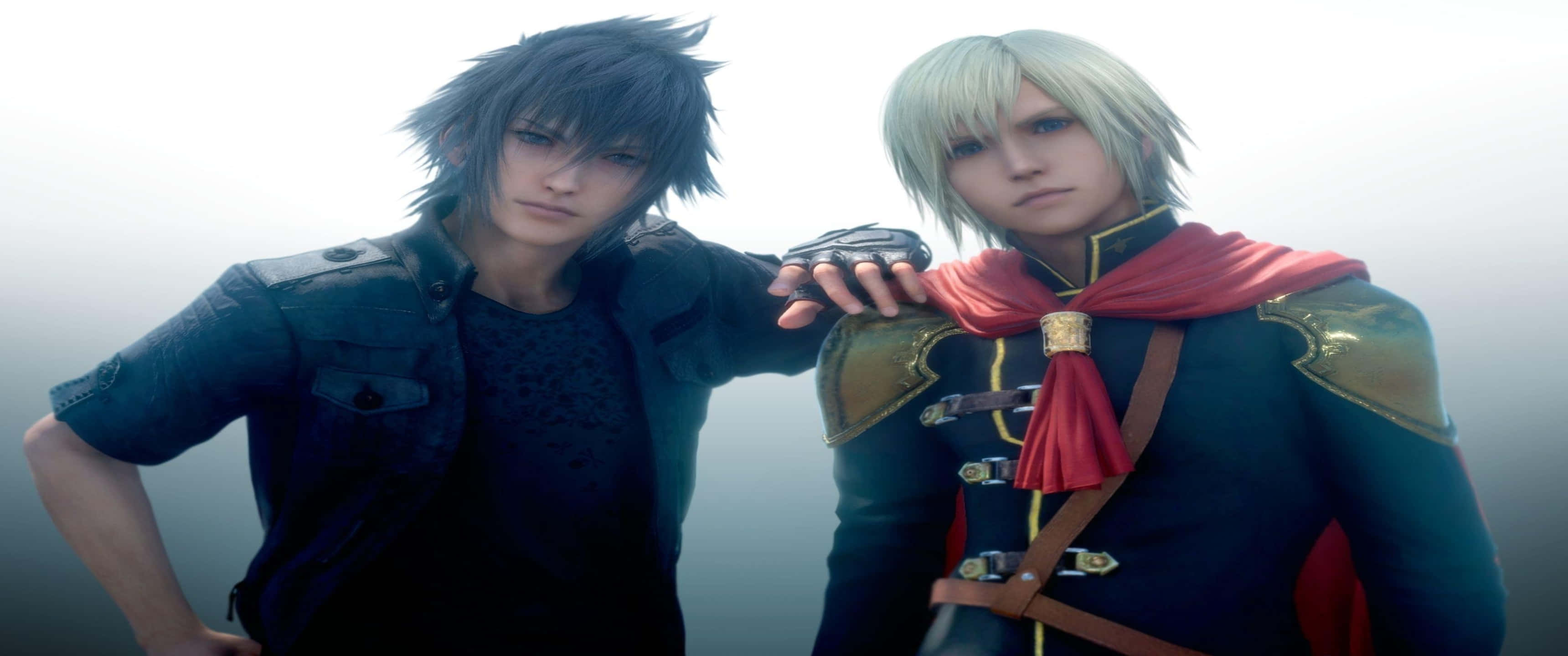3440x1440p Final Fantasy Xv 桌布 壁紙 — 兩個動漫風格的男性角色並肩站立，一個穿著深色休閒服，另一個穿著華麗的軍裝，繫著紅色圍巾，背景是柔和的灰色。