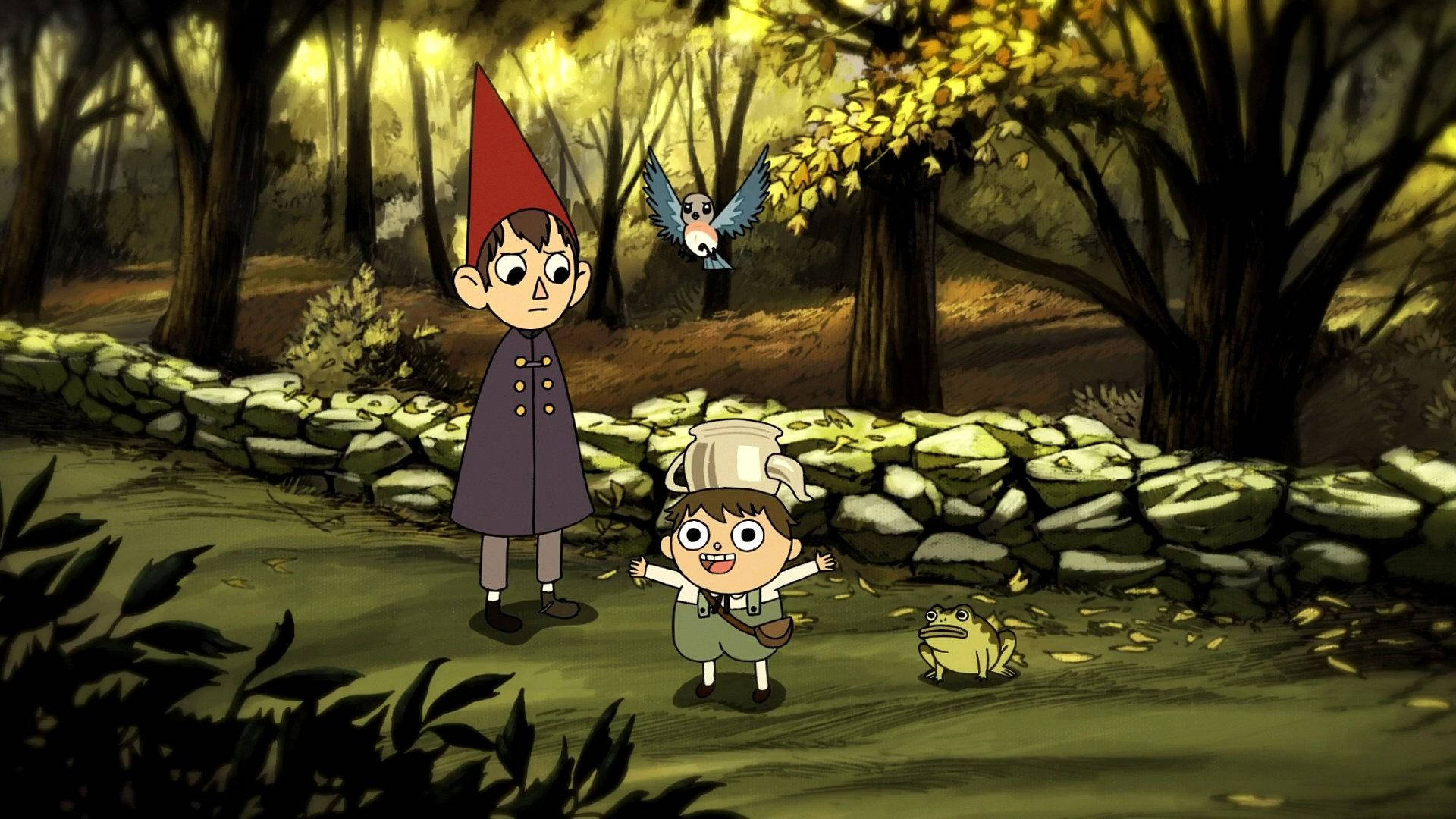 over the garden wall 桌布 壁紙 — 兩個動畫小孩在陽光明媚的秋日森林中探索，附近有一隻鳥和一隻青蛙。
