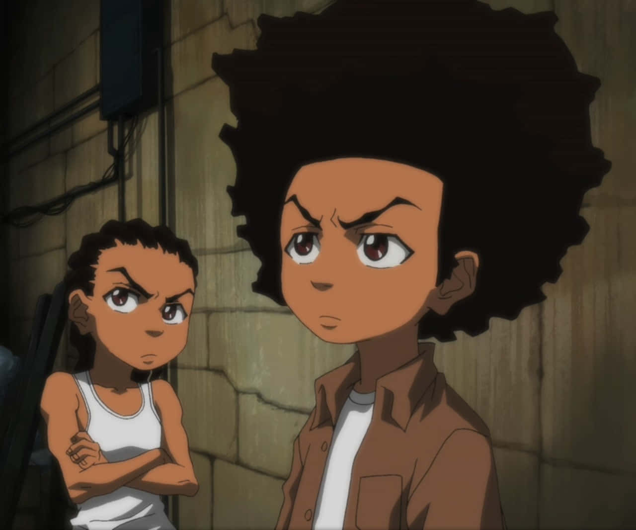 Riley Freeman 桌布 壁紙 — 兩個動畫小孩帶著憤怒的表情站在一條昏暗的石巷中的石牆旁。