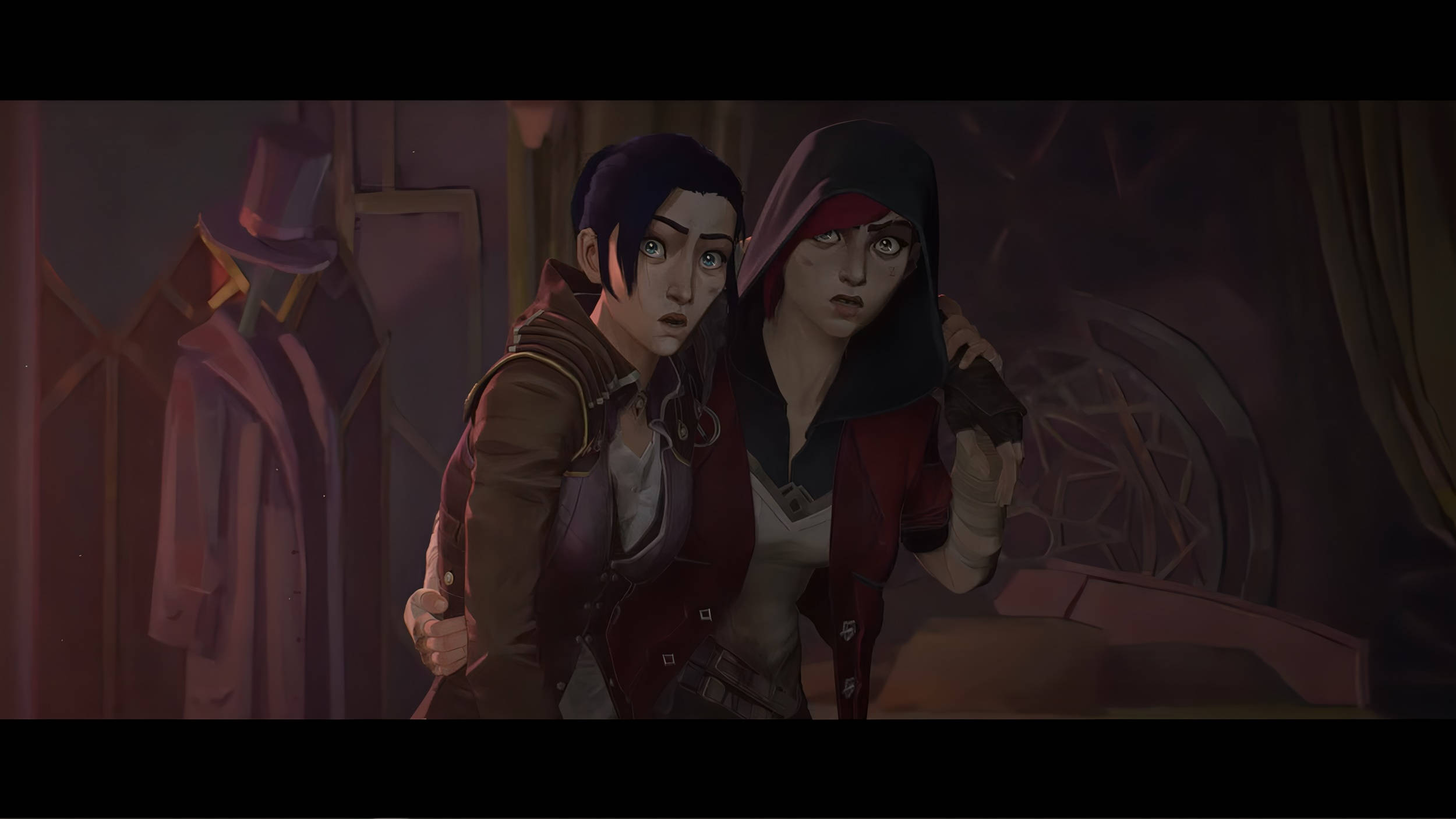 Animated 桌布 壁紙 — 兩個動畫角色睜大眼睛，緊張地站在燈光昏暗的房間裡，附近掛著一頂高帽和一件外套。