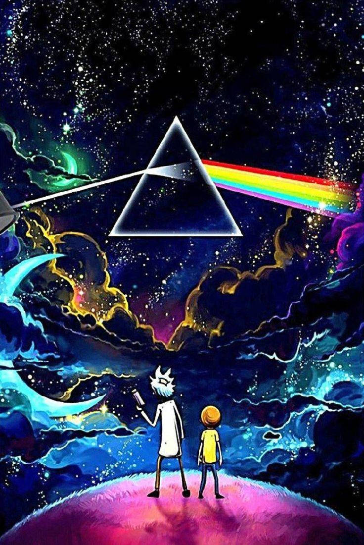 rick 桌布 壁紙 — 兩個動畫角色站在一個發光的星球上，凝視著一個在宇宙天空中分裂光線的棱鏡。