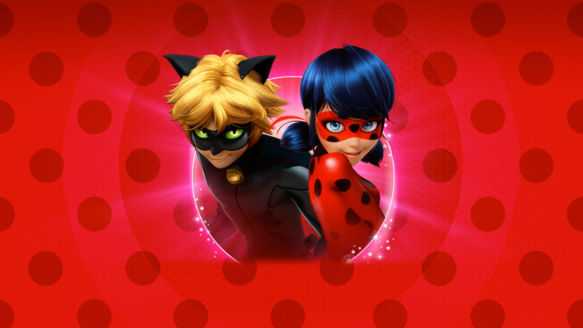 瓢蟲少女 桌布 壁紙 — 兩個動畫超級英雄 Cat Noir 和 Ladybug 在發光的紅色圓點背景前自信地擺姿勢。