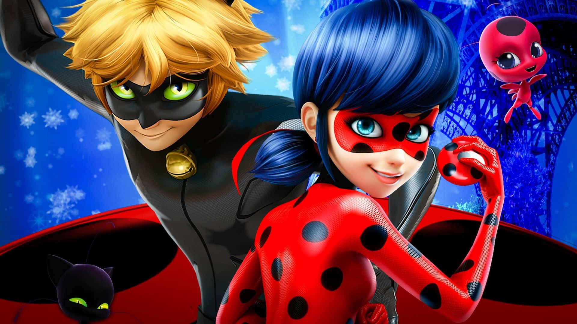 Miraculous 桌布 壁紙 — 兩個動畫超級英雄穿著紅色和黑色服裝，在雪景巴黎背景和艾菲爾鐵塔前英勇地擺姿勢。
