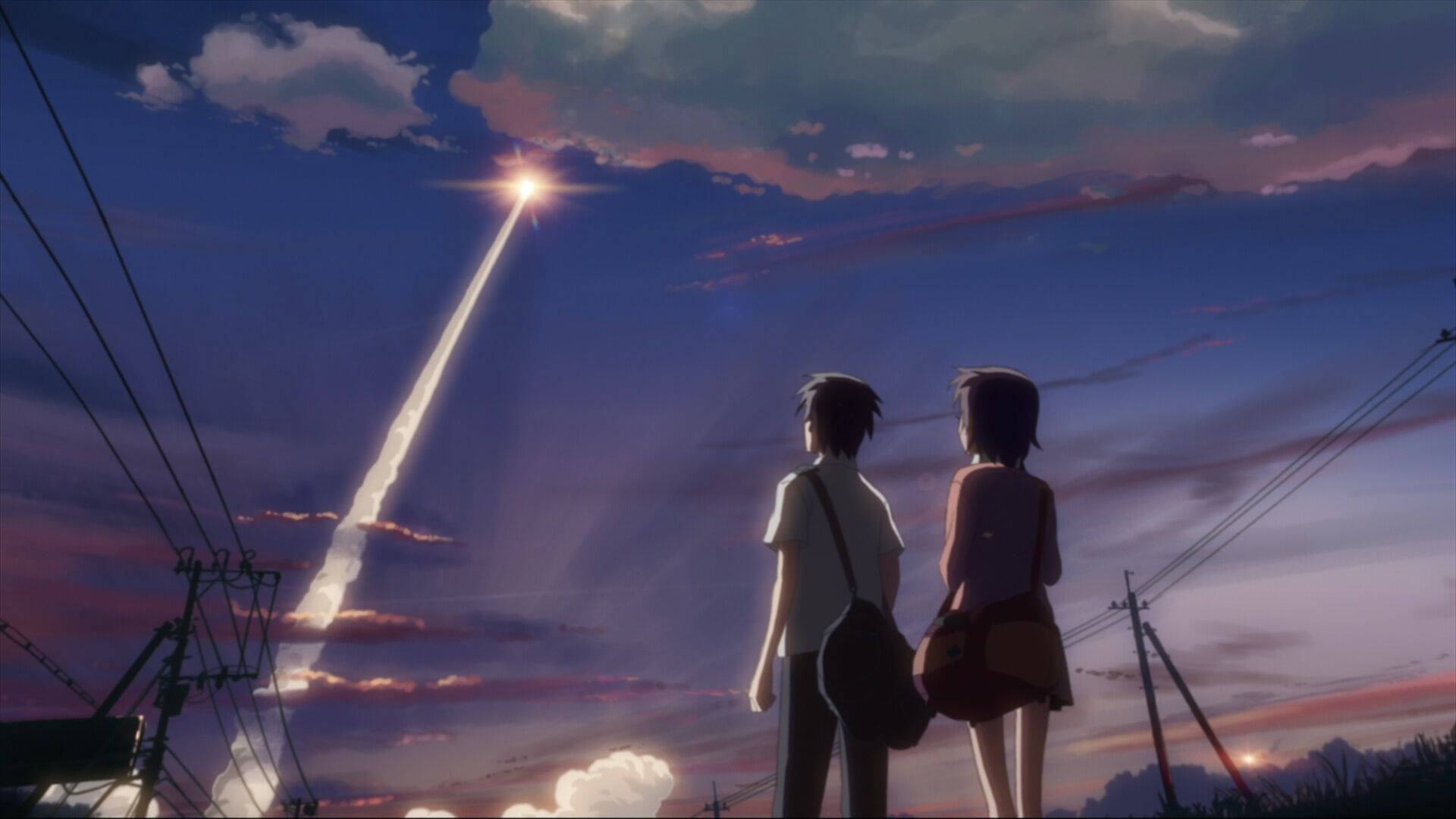 Makoto Shinkai 桌布 壁紙 — 兩個動畫青少年仰望，一顆明亮的流星劃過塗有紫色和粉色雲彩的暮色天空。