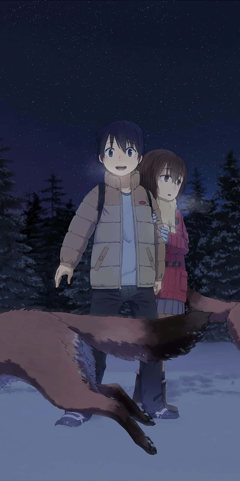 Erased 桌布 壁紙 — 兩個動畫青少年站在雪地森林中，星空下，面前有一隻大狐狸。