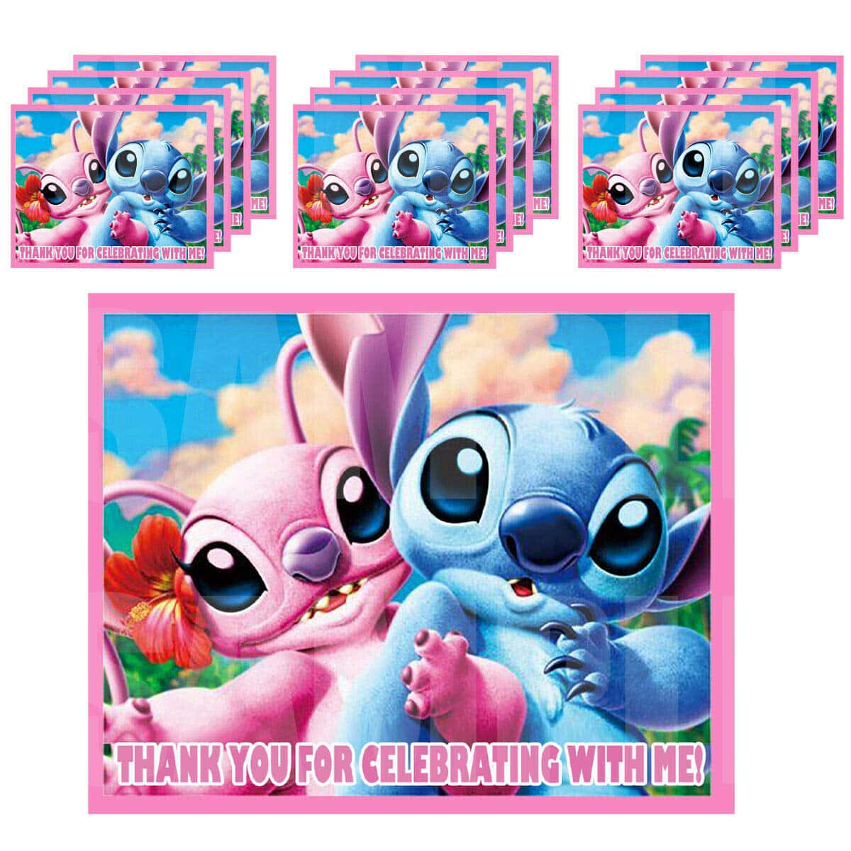 Stitch Disney 桌布 壁紙 — 兩個卡通外星人角色，一個藍色一個粉紅色，在陽光明媚的天空下擁抱，周圍有熱帶花卉和感謝賓客的文字。