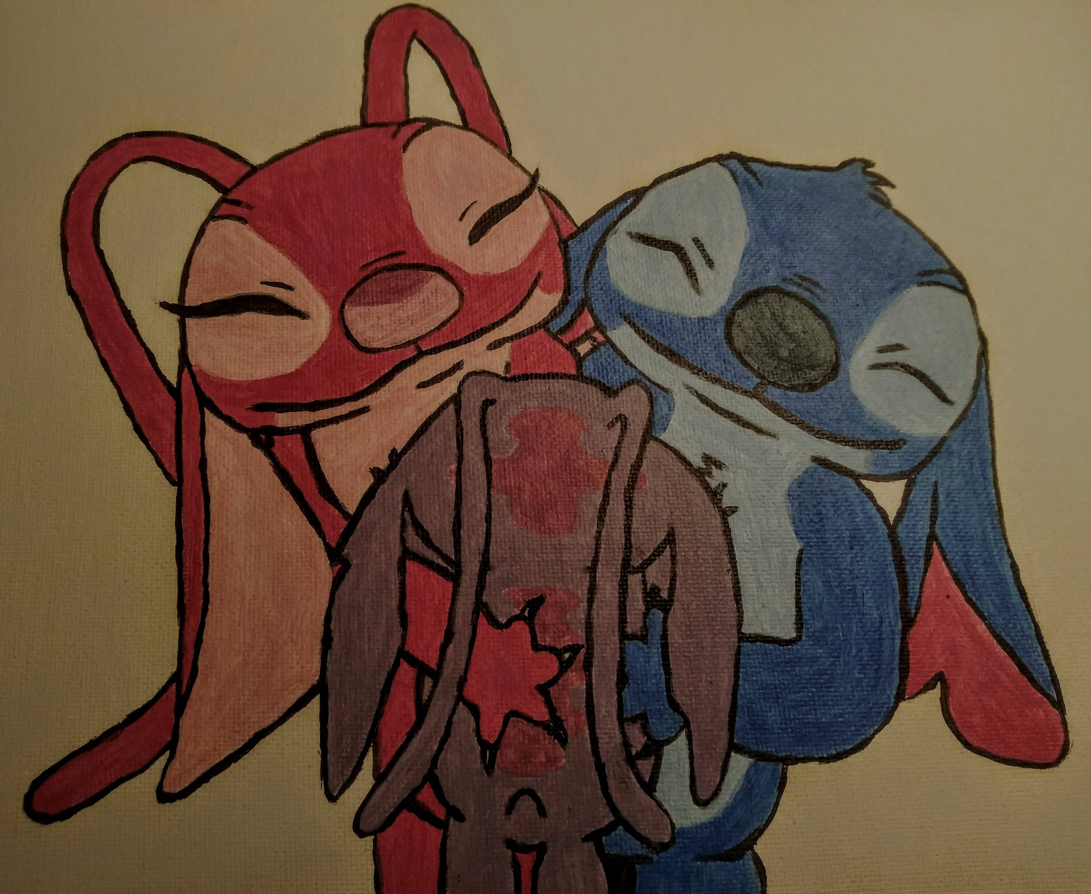 Stitch And Angel 桌布 壁紙 — 兩個卡通角色在一幅手繪插圖中溫暖擁抱，插圖有粗線條和柔和色彩。