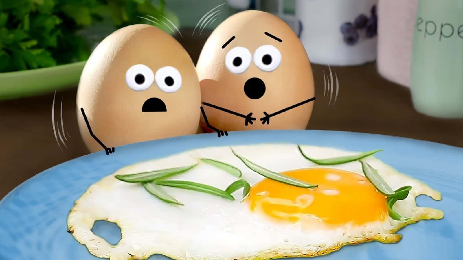 Egg 桌布 壁紙 — 兩個卡通雞蛋帶著震驚的表情盯著藍色盤子上的太陽蛋。