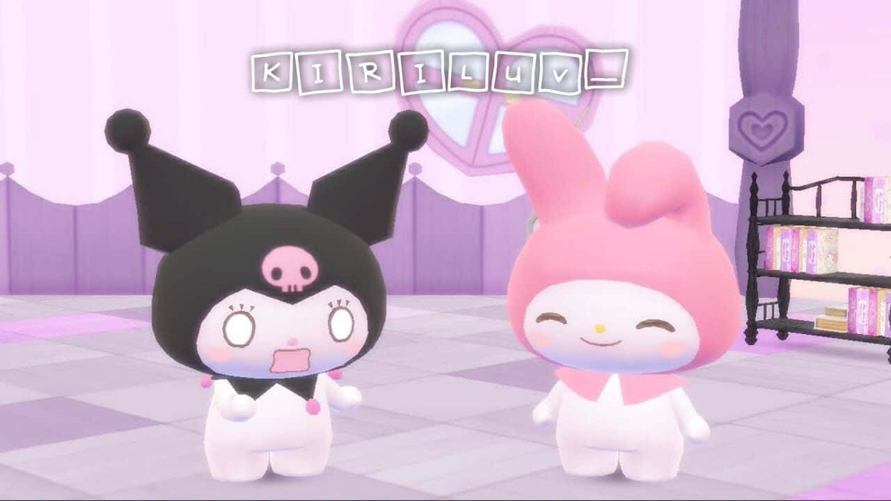 我的旋律 桌布 壁紙 — 兩個可愛的動漫角色 My Melody 和 Kuromi 站在一個帶有心形裝飾和書架的粉紫色房間裡。