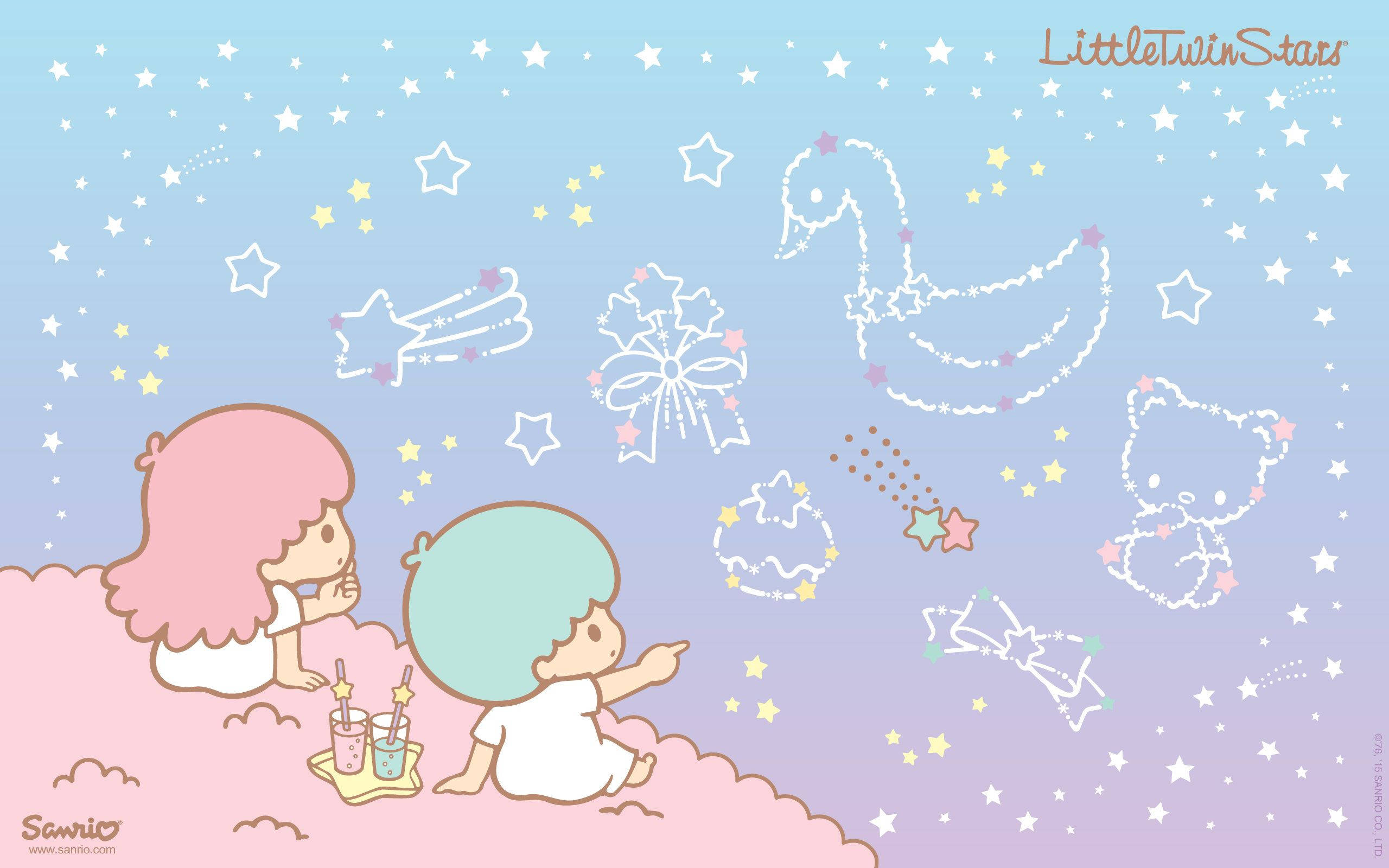 sanrio 桌布 壁紙 — 兩個可愛的雙胞胎女孩，頭髮分別是粉紅色和藍綠色，坐在雲上喝著星形飲料，同時凝視著粉彩天空中奇特的星座。