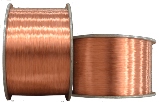 Wires 桌布 壁紙 — 兩個大的閃亮銅線線軸並排立在純黑色背景前。