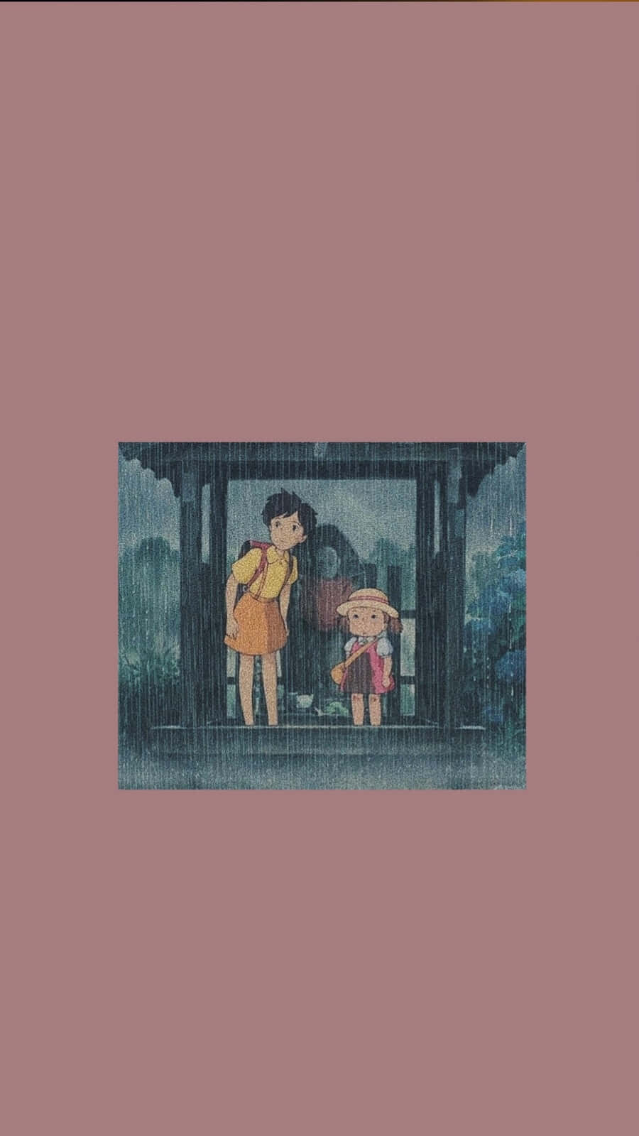 Sister 桌布 壁紙 — 兩個孩子站在有蓋門廊下避雨，較高的一個穿著橙色連衣裙，較小的一個穿著粉紅色連衣裙並戴著草帽。