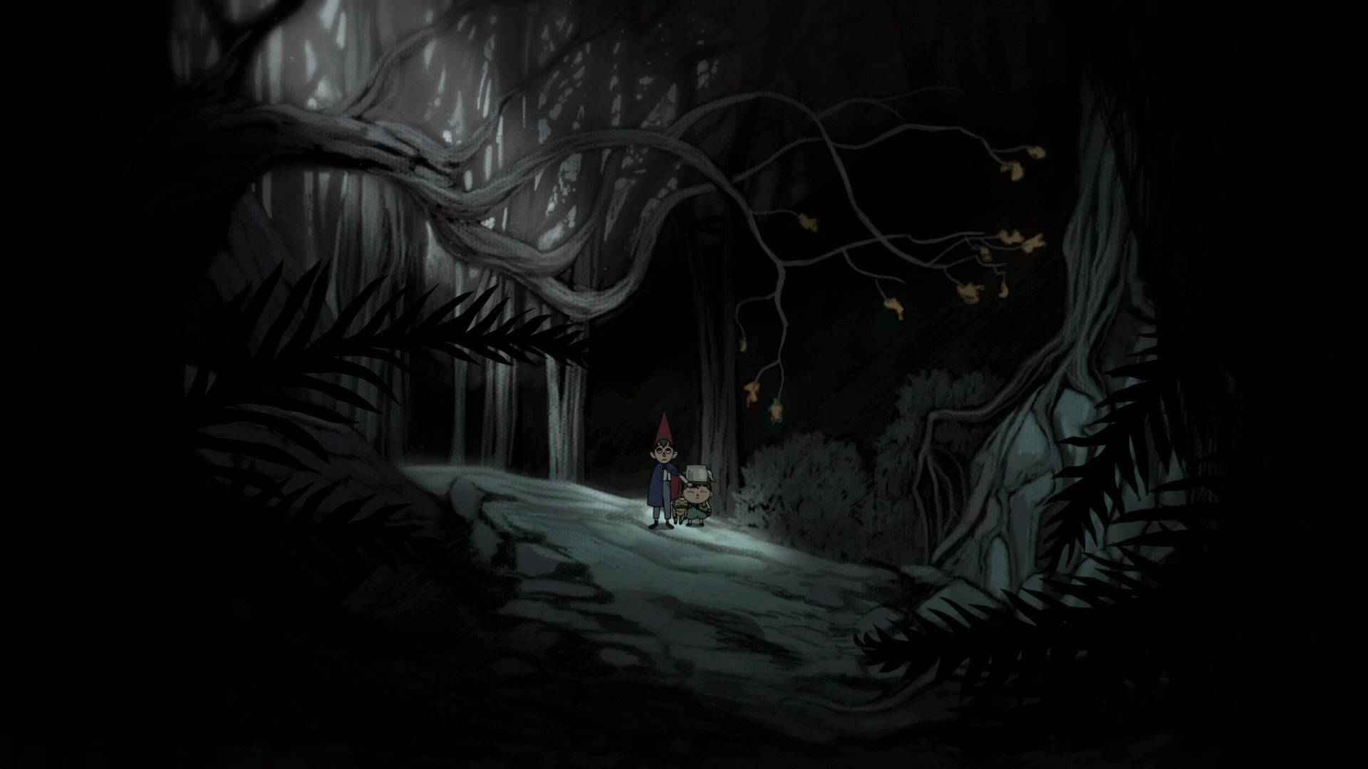 over the garden wall 桌布 壁紙 — 兩個小人影在月光下的森林小徑上行走，上方是枝節盤曲、葉片發光的樹木。