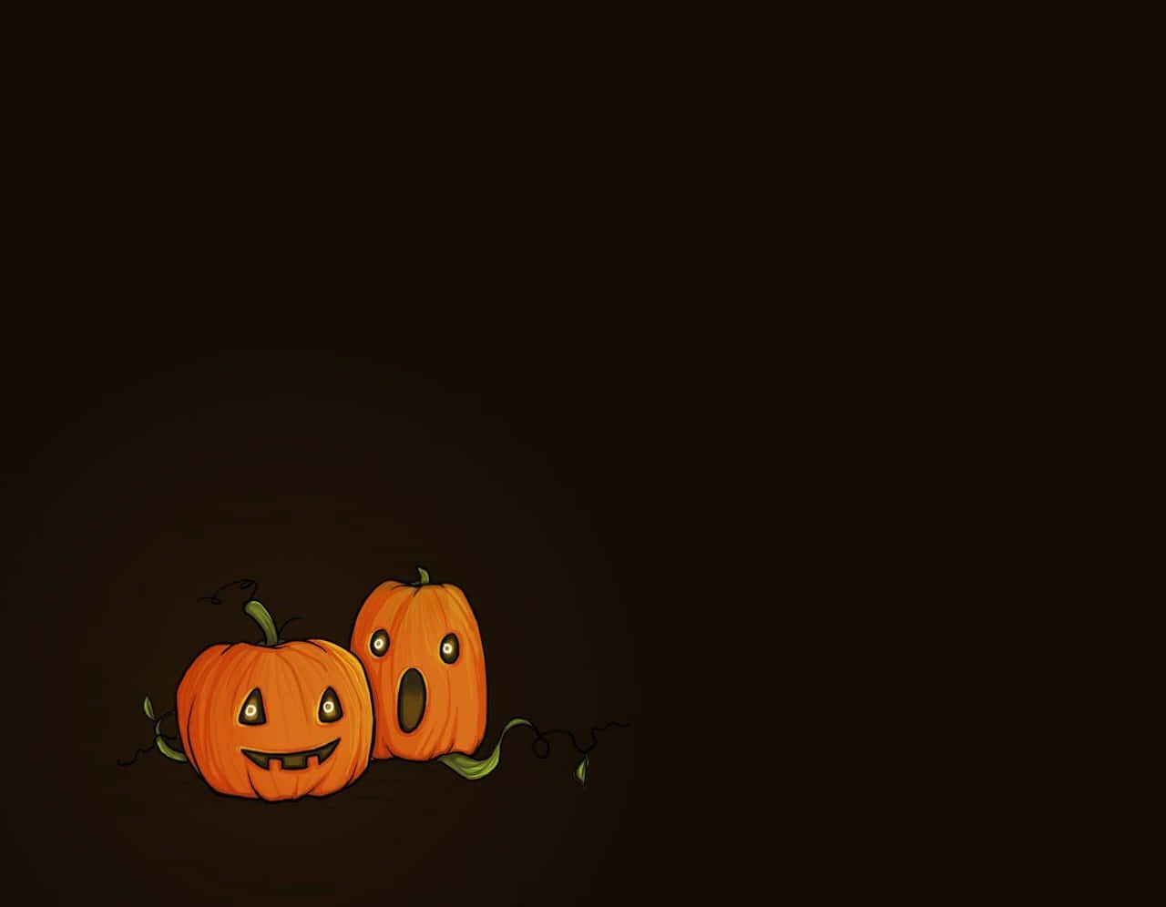Halloween Pumpkin 桌布 壁紙 — 兩個帶有恐怖面孔的卡通南瓜在黑暗背景中發光。