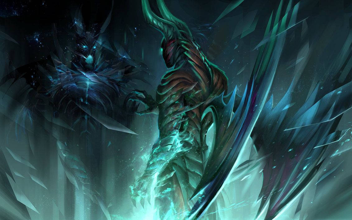 Deviantart 桌布 壁紙 — 兩個怪獸般的奇幻生物在黑暗冰冷的環境中碰撞，周圍有發光的青綠色能量和破碎的水晶碎片飛舞。