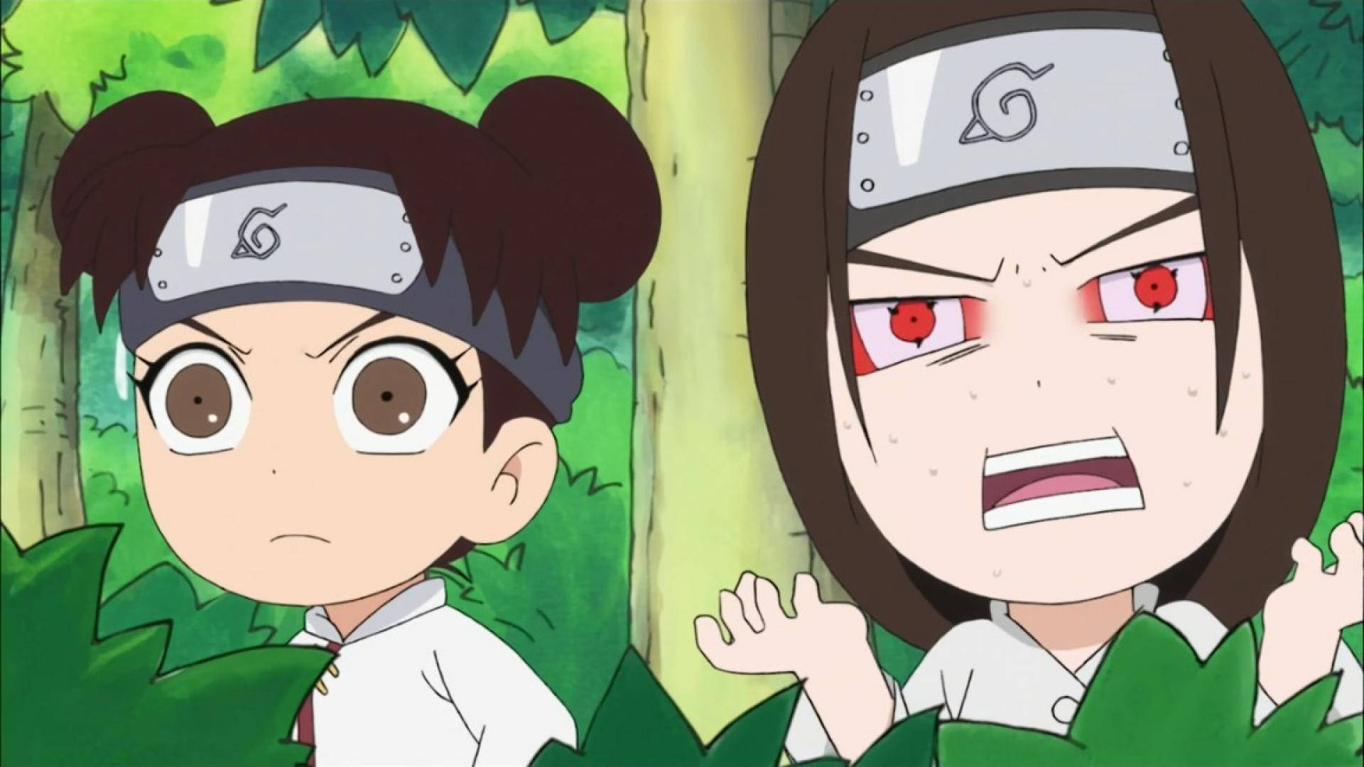 Neji 桌布 壁紙 — 兩個戴頭巾的Q版忍者角色從綠色樹葉中探出頭來，一個睜大眼睛，另一個帶著憤怒的紅眼睛。