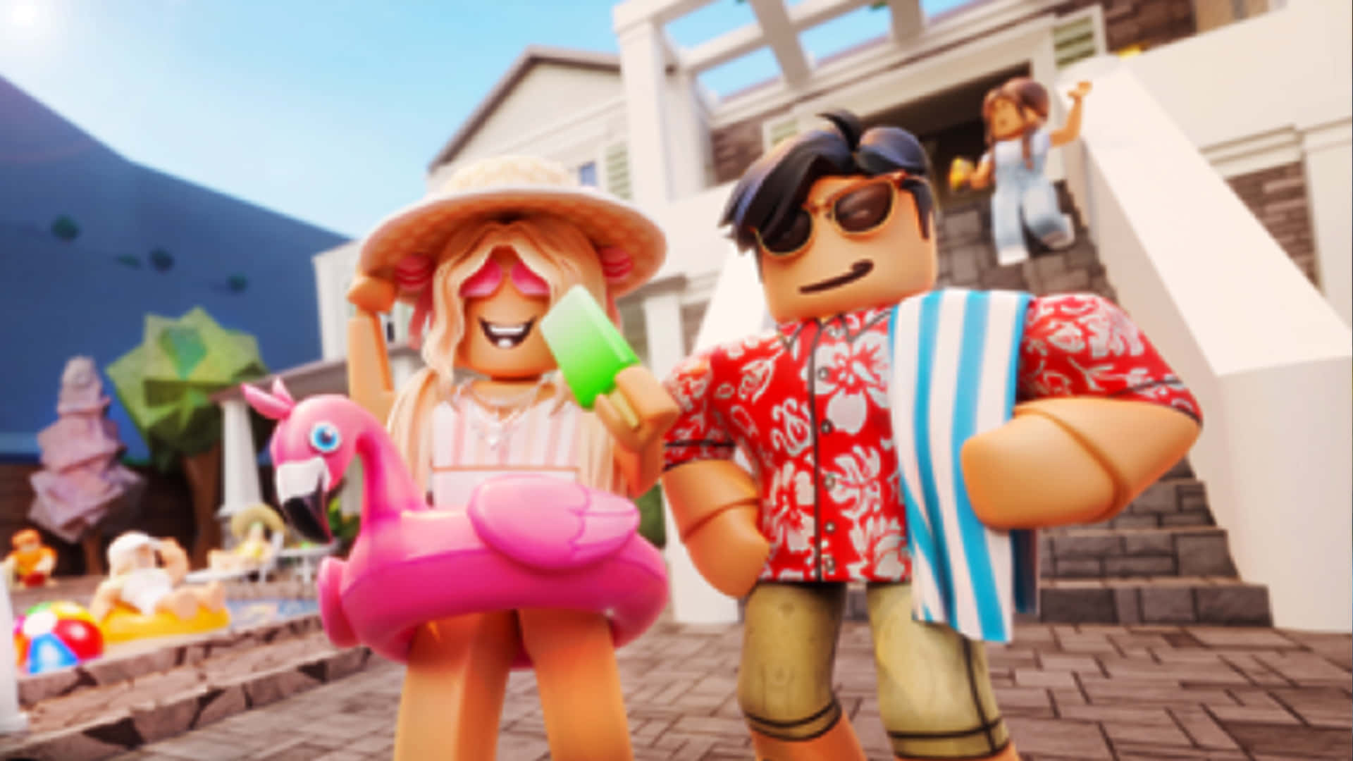 桌布 壁紙 — 兩個方塊狀的 Roblox 角色穿著夏季服裝，在沙灘屋附近拿著粉紅色火烈鳥浮圈和冰淇淋愉快地擺姿勢。