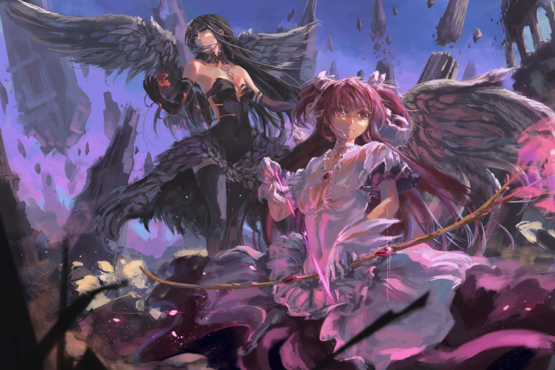 Madoka Magica 桌布 壁紙 — 兩個有翼的動漫女孩，一個穿黑色，一個穿粉紅色，站在紫色天空下破碎的廢墟中。