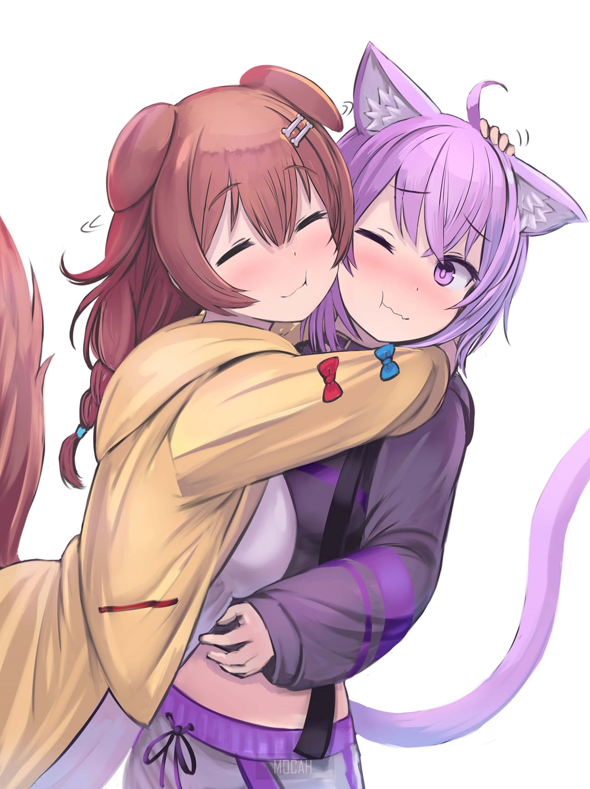 Inugami Korone 桌布 壁紙 — 兩個有貓耳的動漫女孩在純白背景前溫暖擁抱，一個穿米色外套，另一個穿紫色服裝。