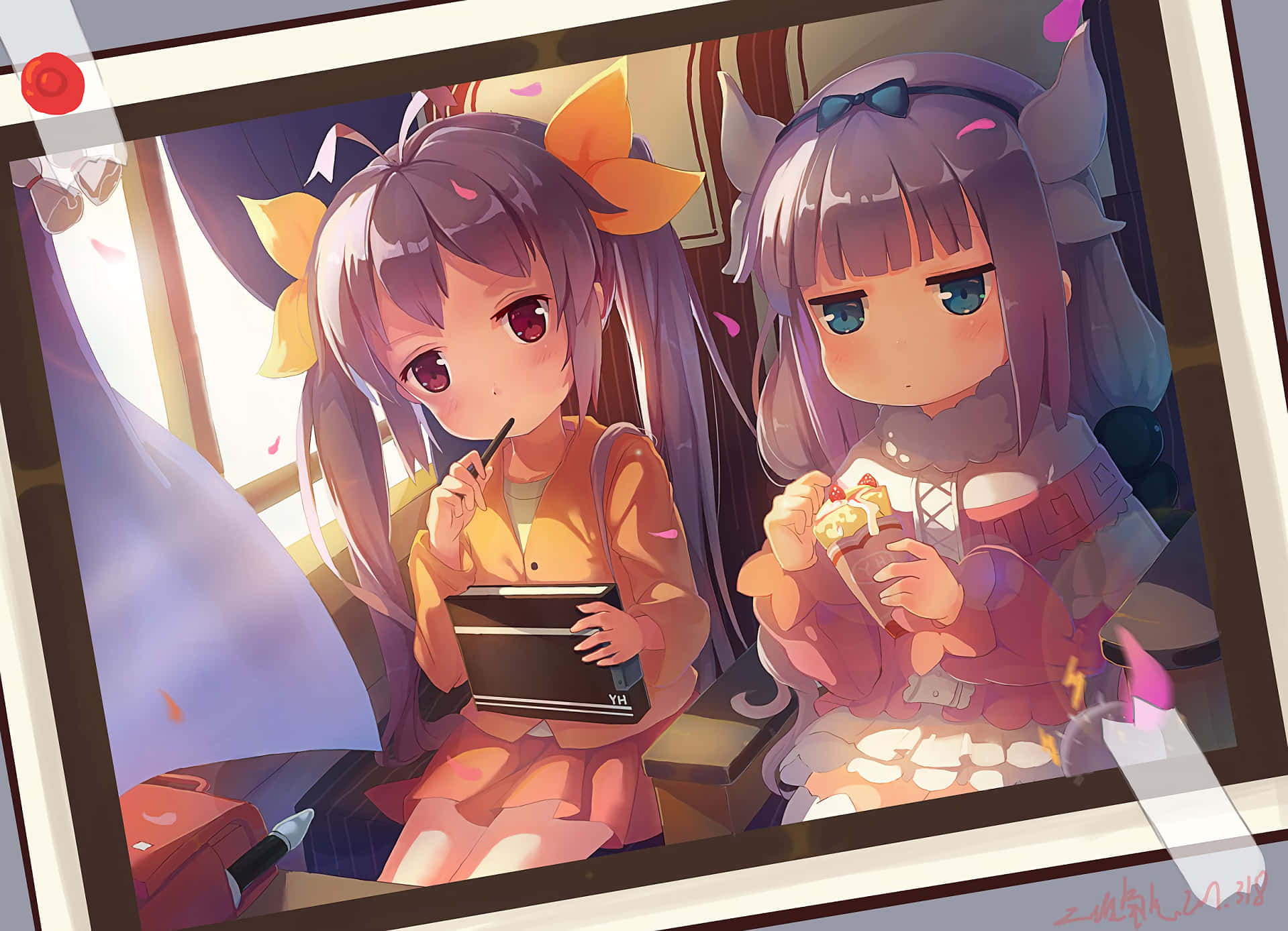 Kanna Kamui 桌布 壁紙 — 兩個有貓耳的動漫女孩坐在室內分享零食和平板電腦，沐浴在溫暖陽光下。