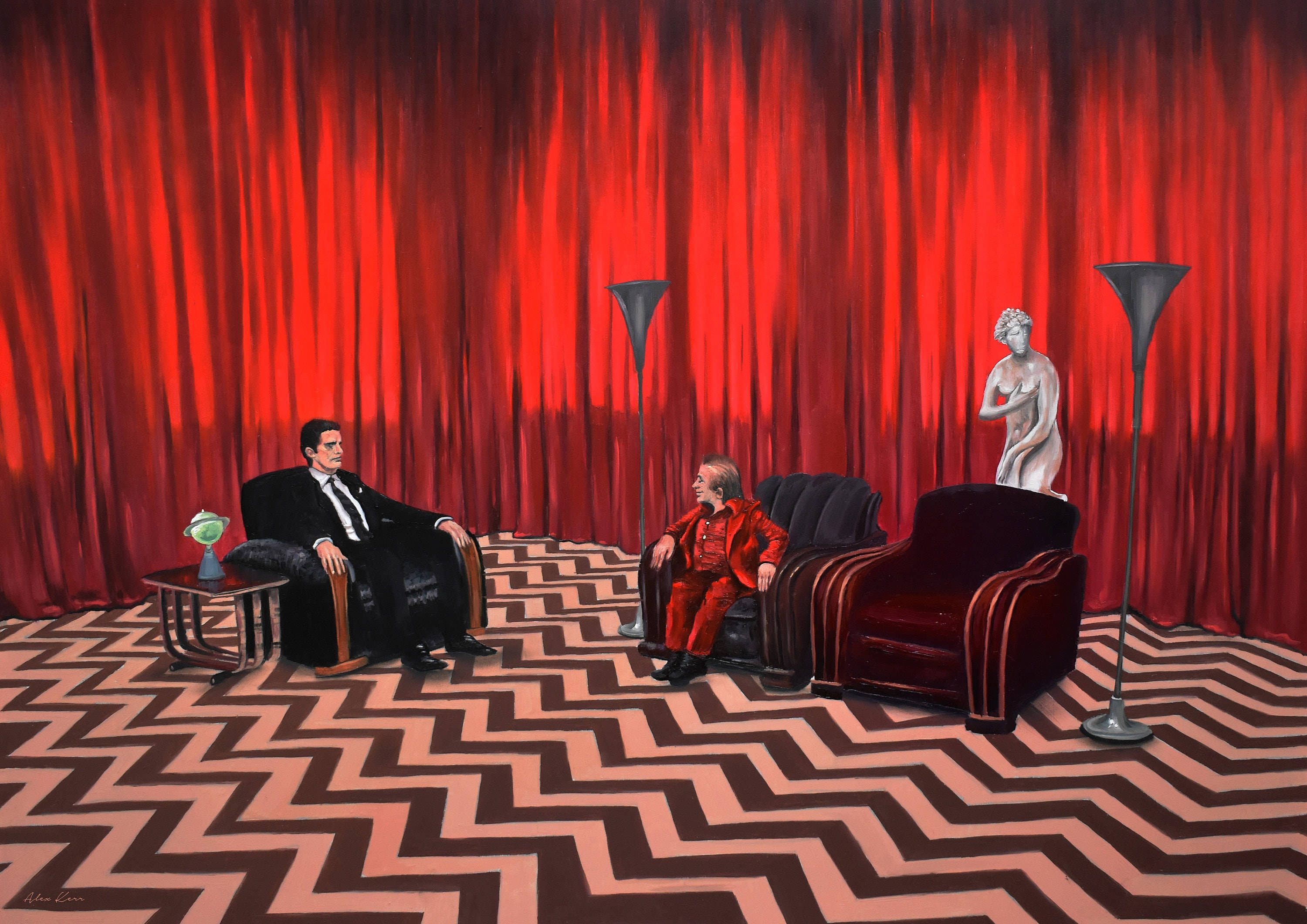 twin peaks 桌布 壁紙 — 兩個男人坐在華麗的椅子上，面對面，房間裡有鮮紅色的窗簾和鋸齒形圖案的地板。